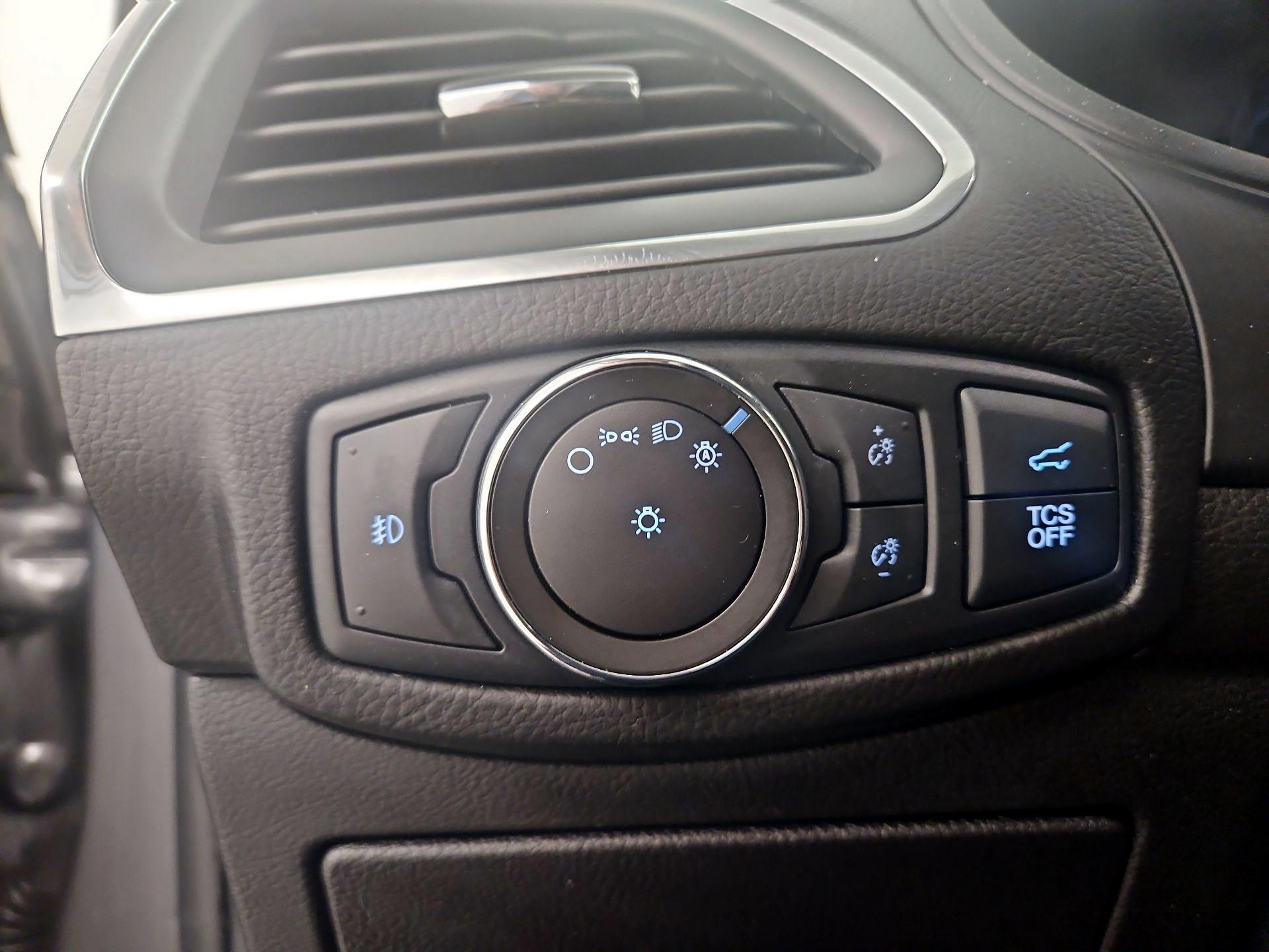 Thumbnail: 2022 Ford Edge - 13