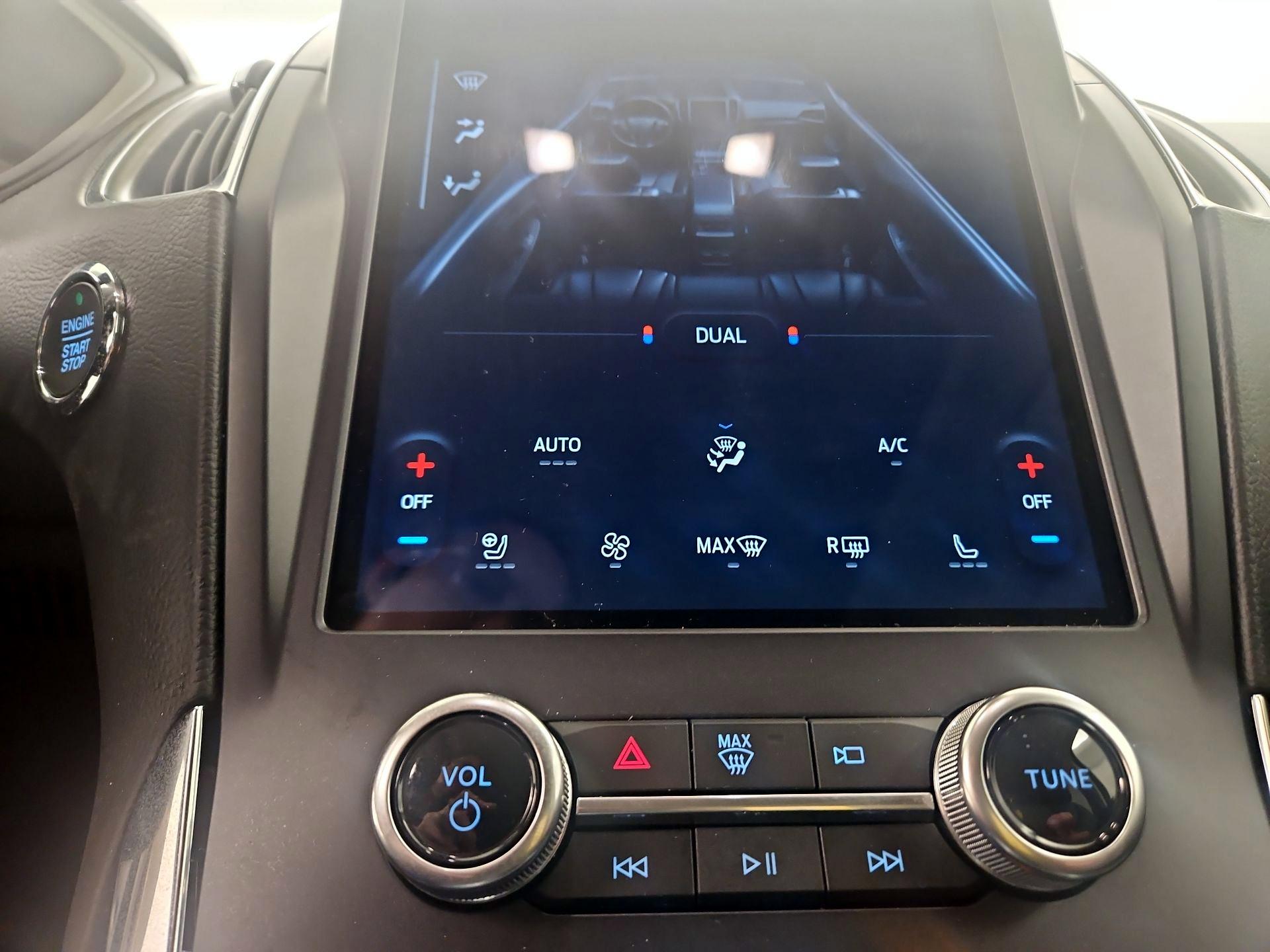 Thumbnail: 2022 Ford Edge - 17