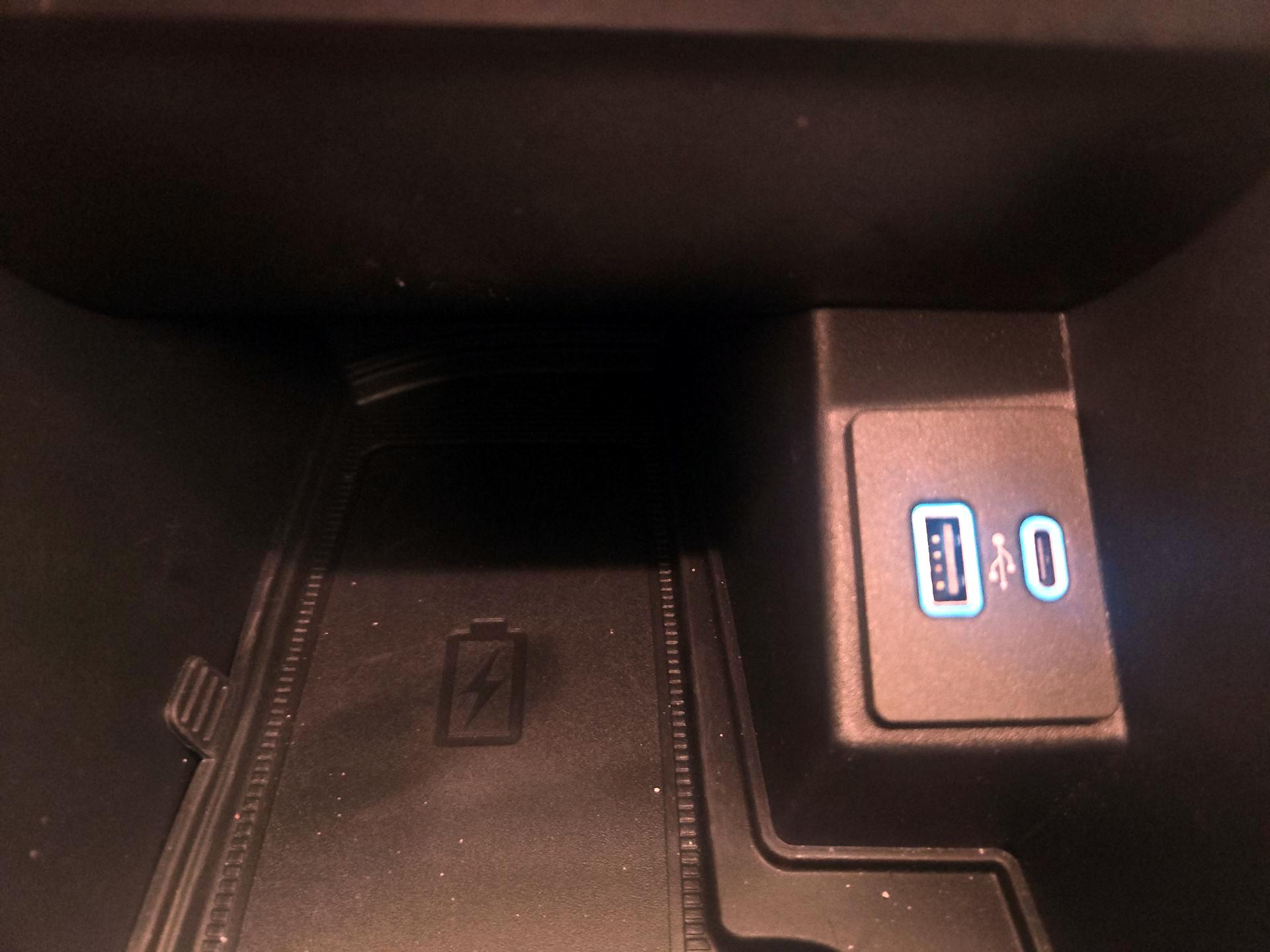 Thumbnail: 2022 Ford Edge - 19