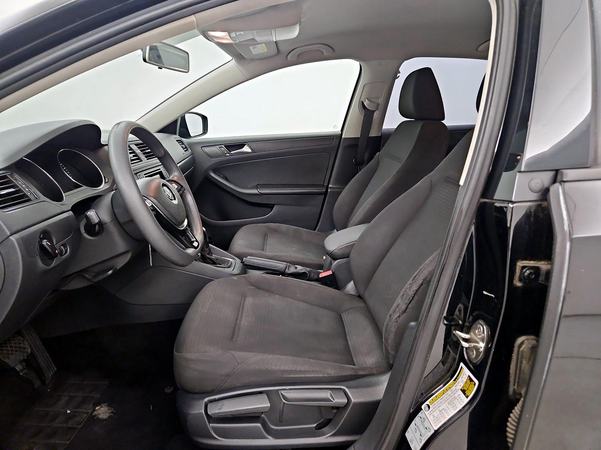 Thumbnail: 2016 Volkswagen Jetta - 11