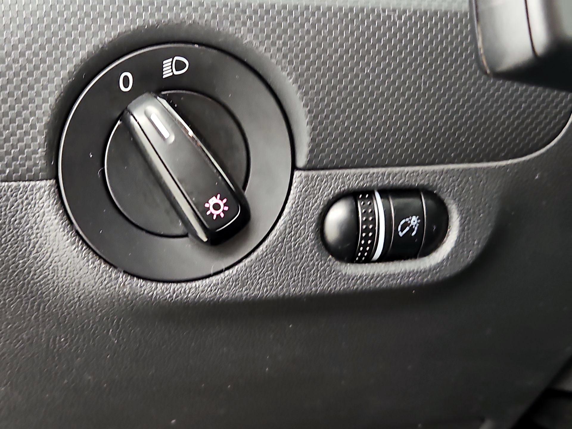 Thumbnail: 2016 Volkswagen Jetta - 13