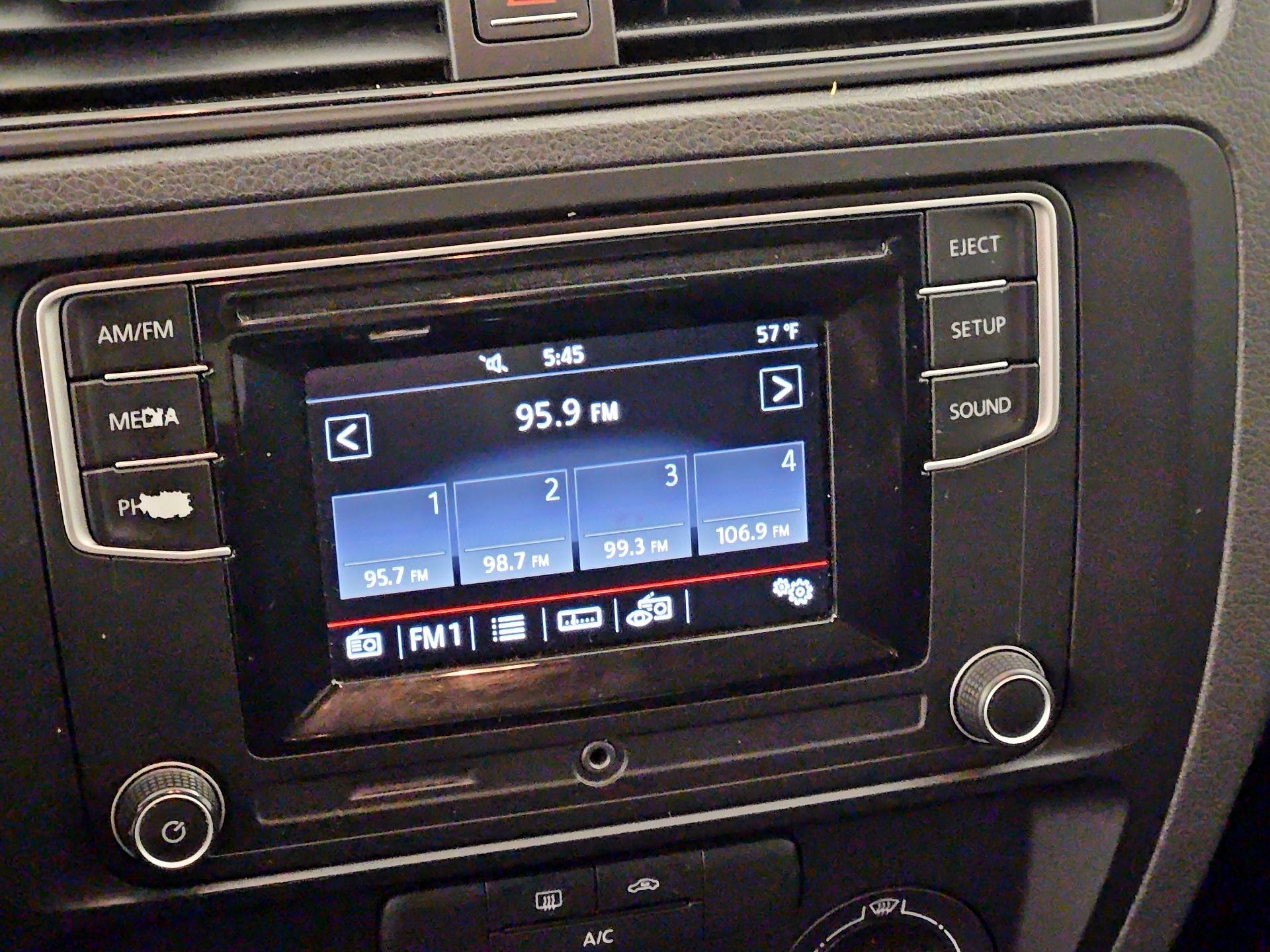 Thumbnail: 2016 Volkswagen Jetta - 14