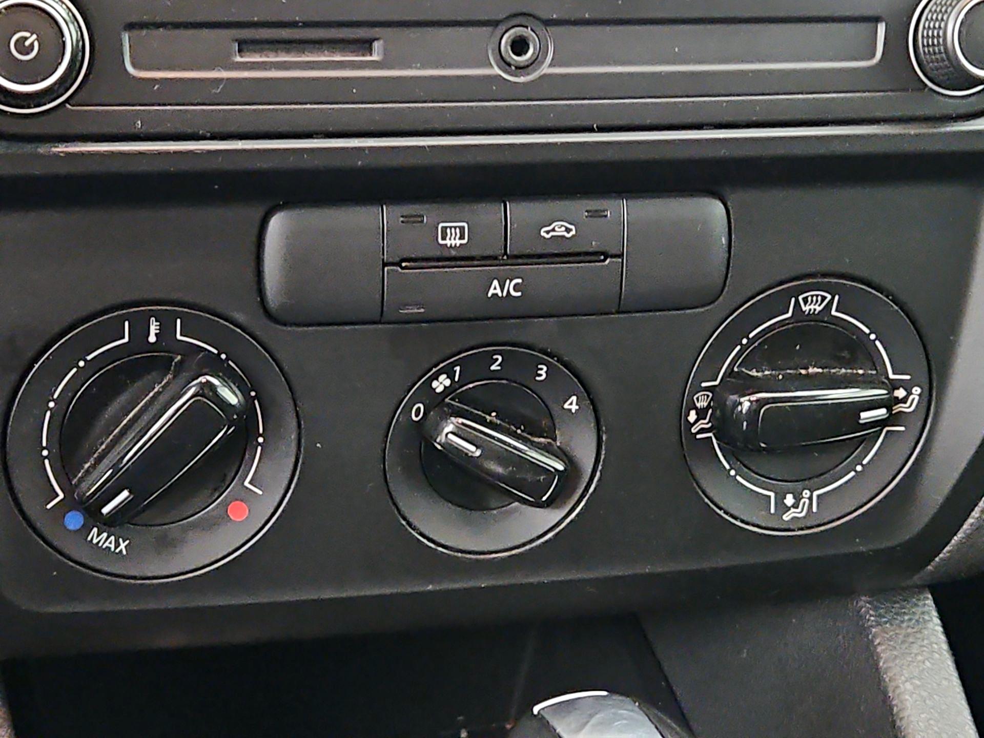 Thumbnail: 2016 Volkswagen Jetta - 15