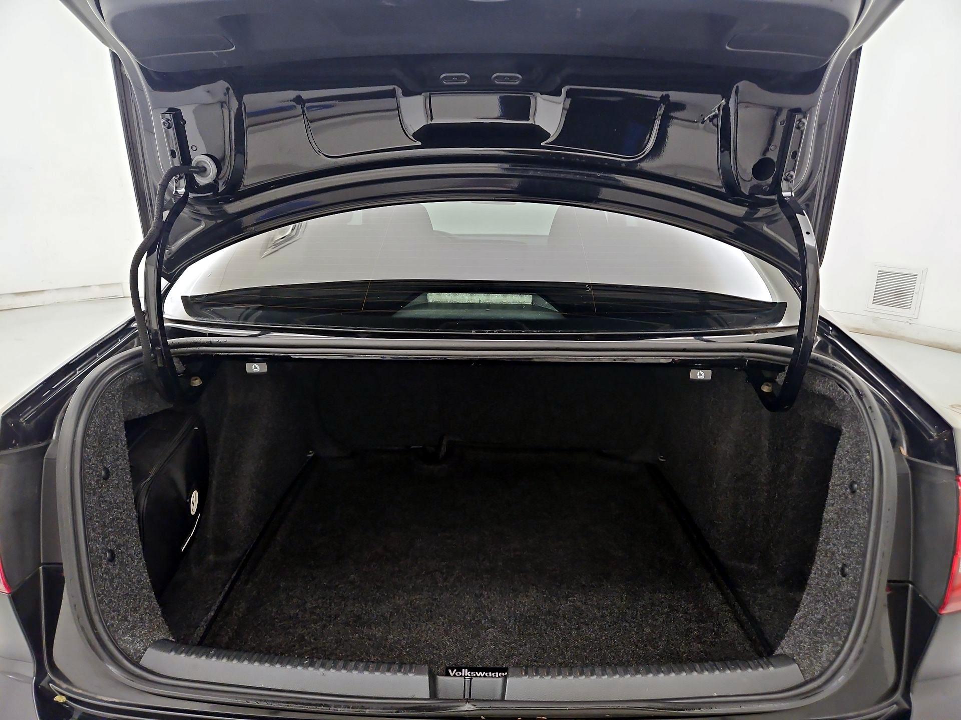 Thumbnail: 2016 Volkswagen Jetta - 19