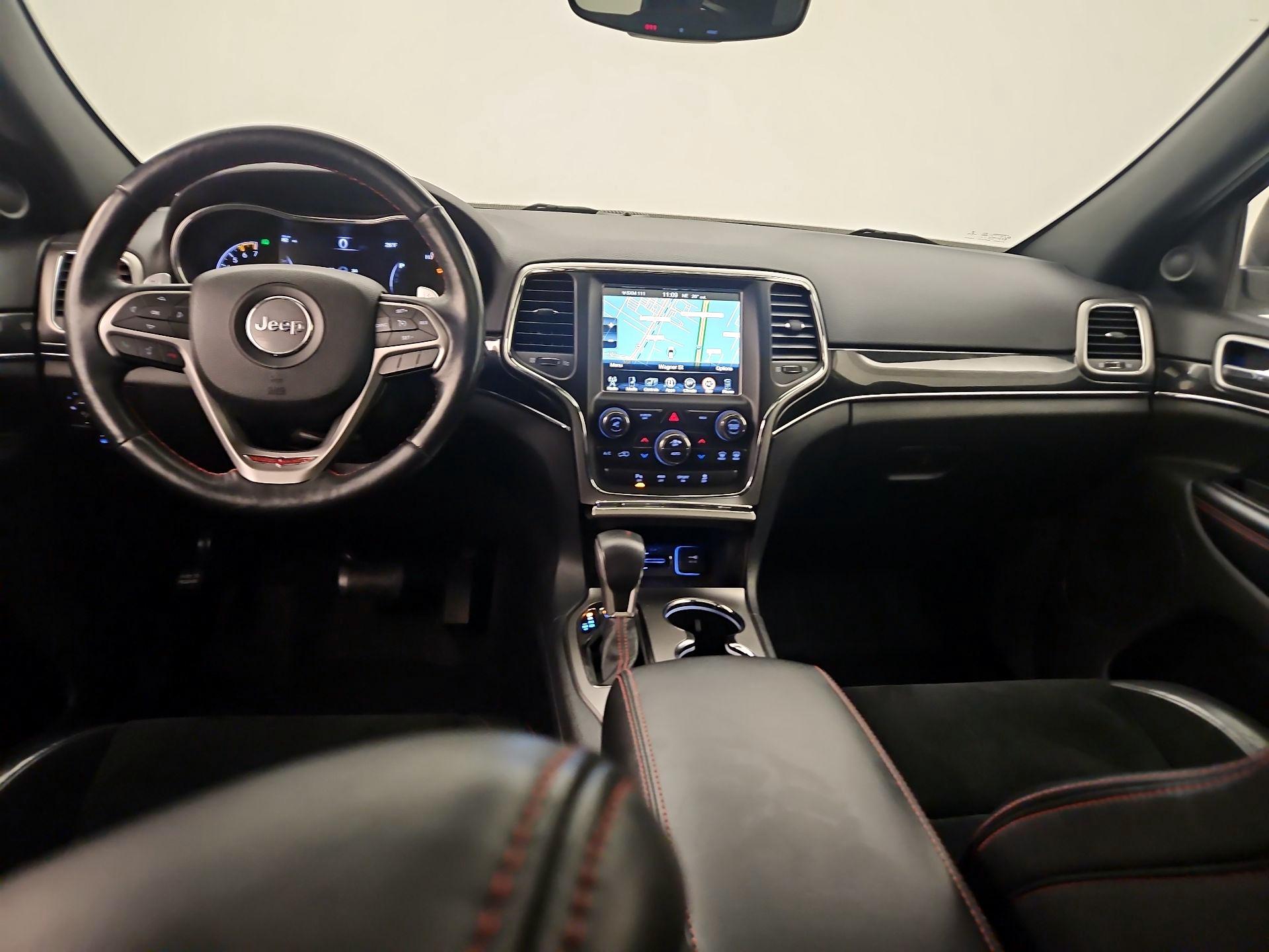 Thumbnail: 2017 Jeep Grand Cherokee - 9