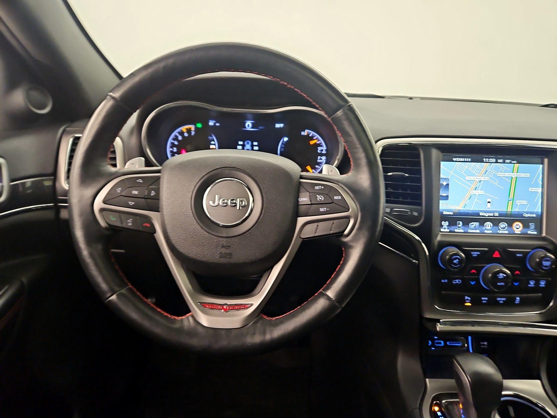 Thumbnail: 2017 Jeep Grand Cherokee - 10