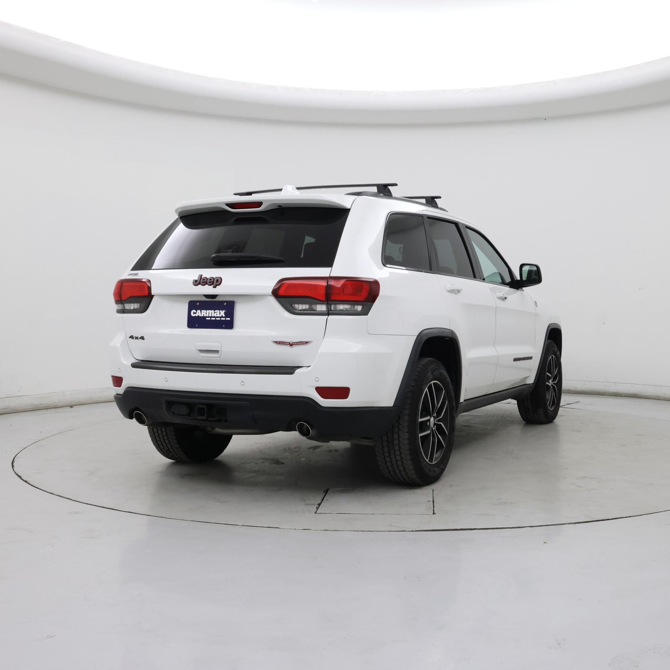 Thumbnail: 2017 Jeep Grand Cherokee - 8