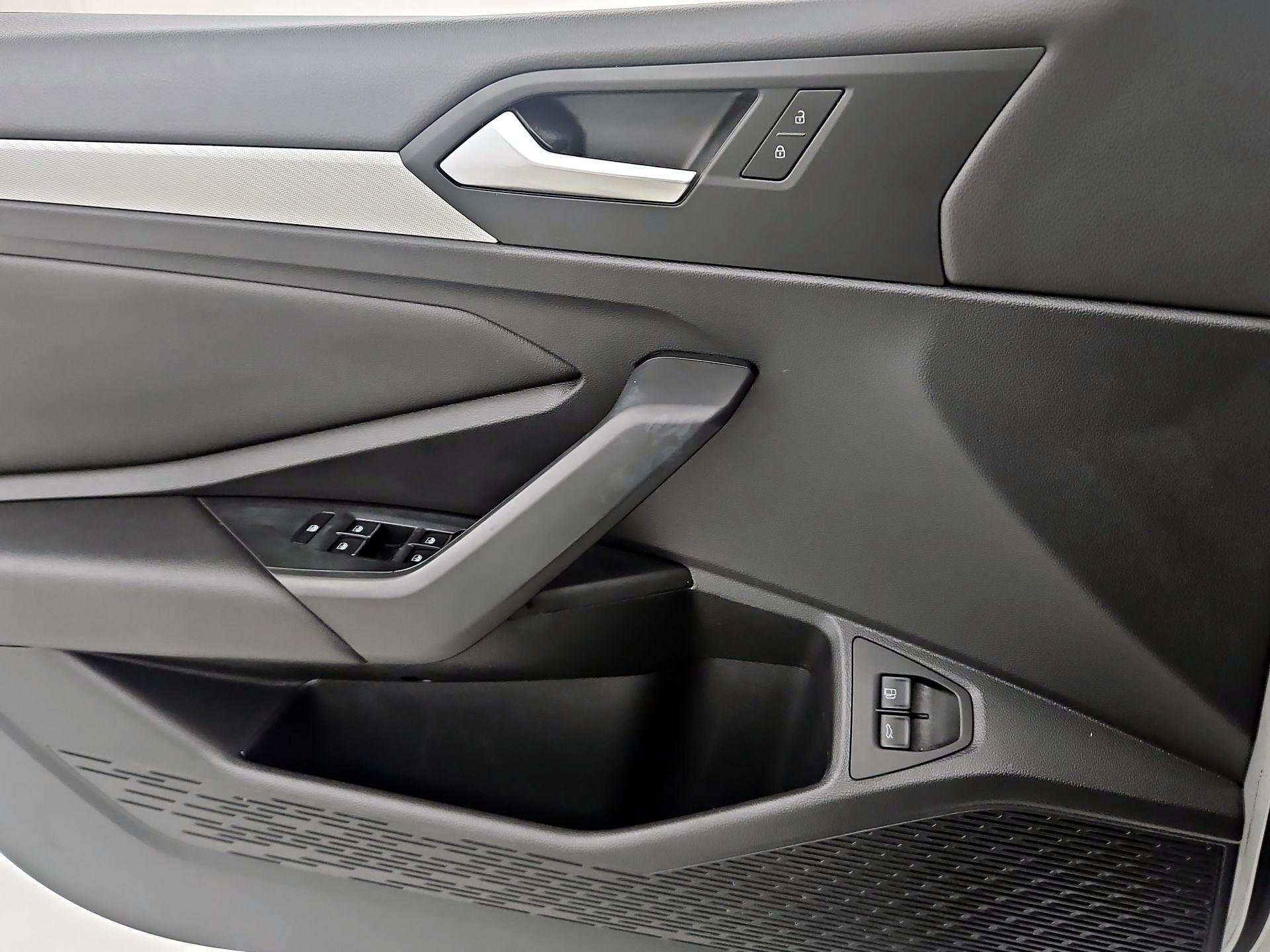 Thumbnail: 2021 Volkswagen Jetta - 12