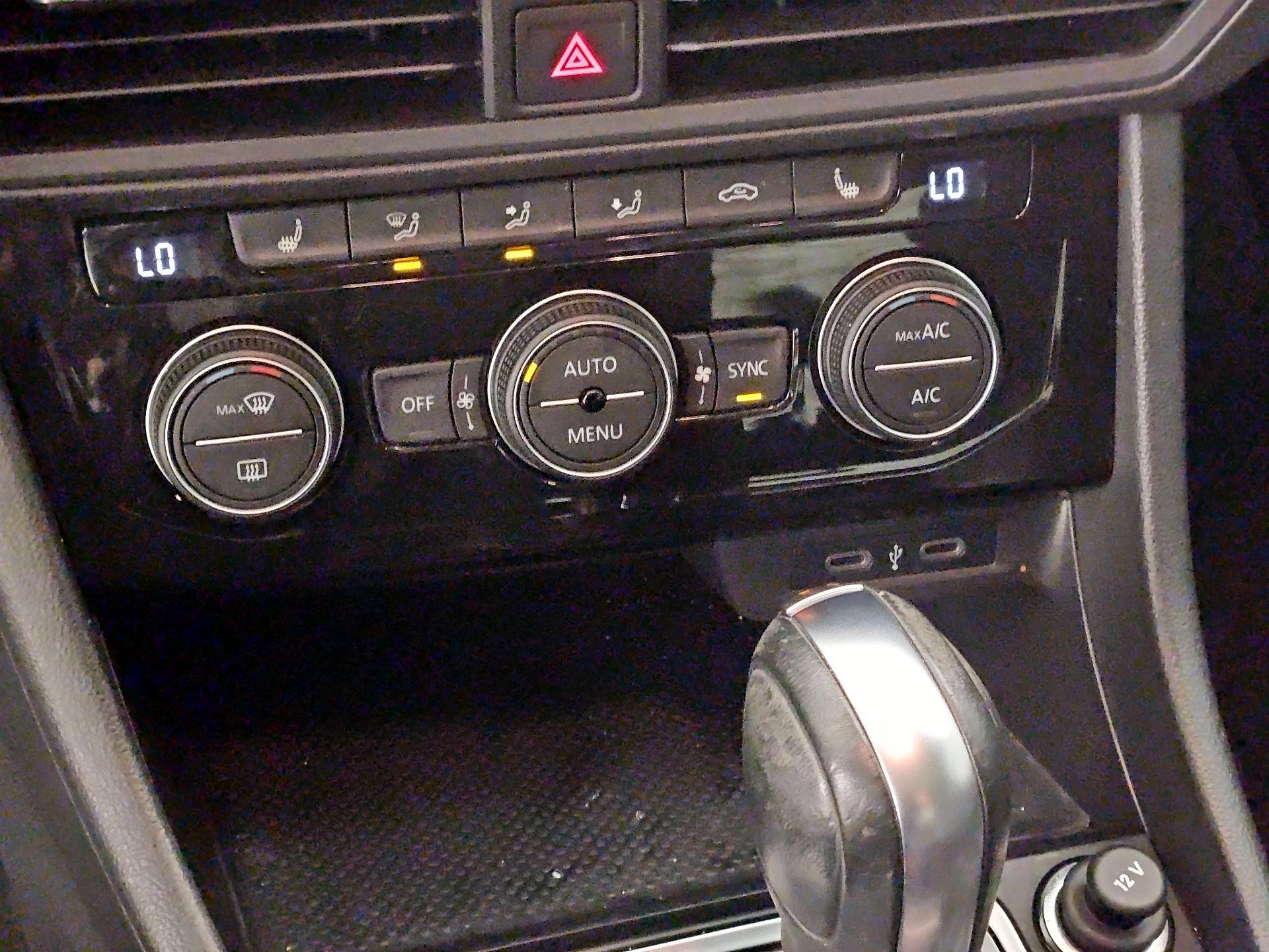 Thumbnail: 2021 Volkswagen Jetta - 16