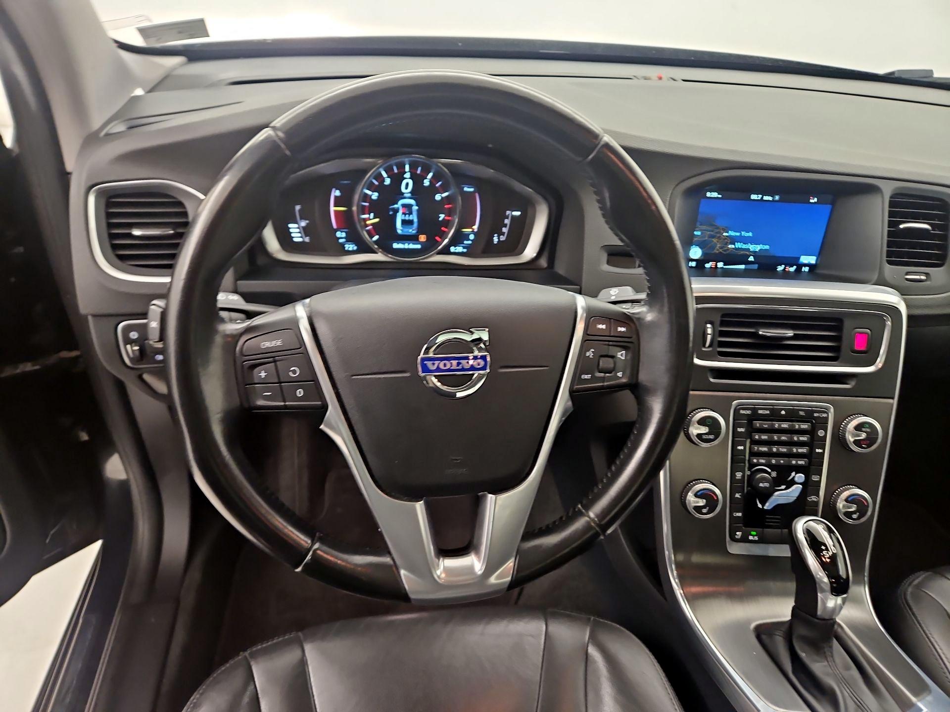 Thumbnail: 2015 Volvo S60 - 10