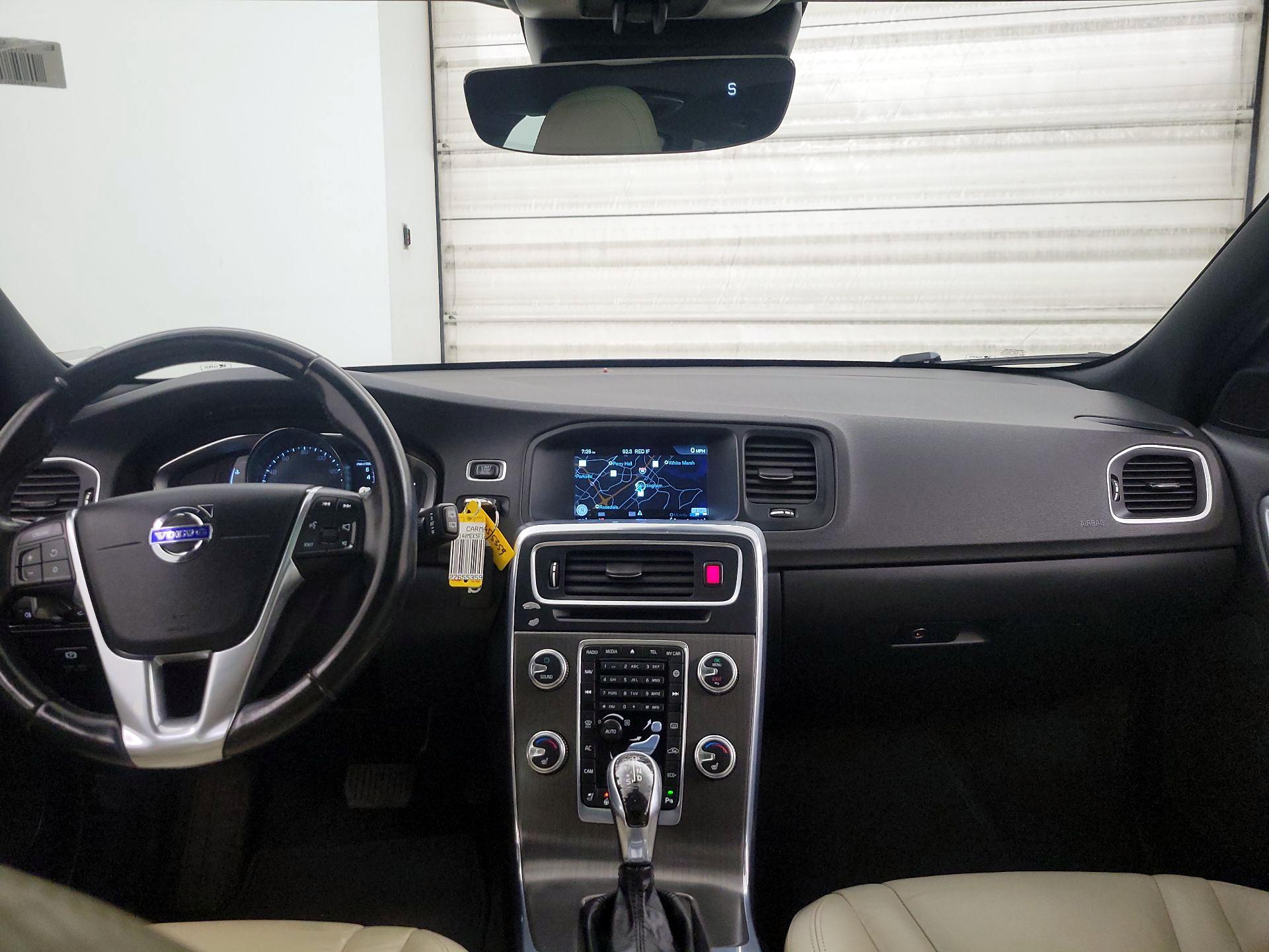 Thumbnail: 2015 Volvo V60 - 9