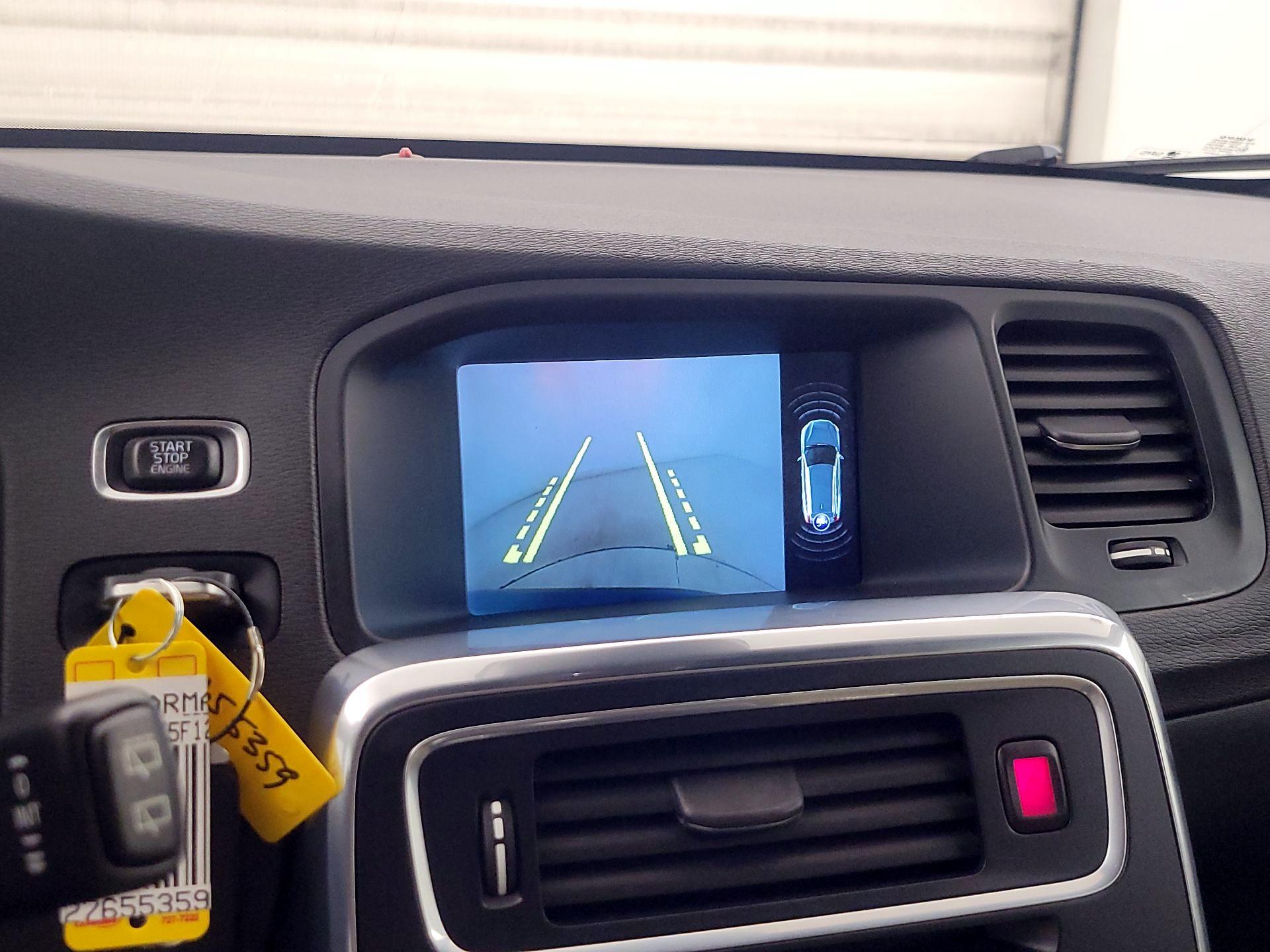 Thumbnail: 2015 Volvo V60 - 15