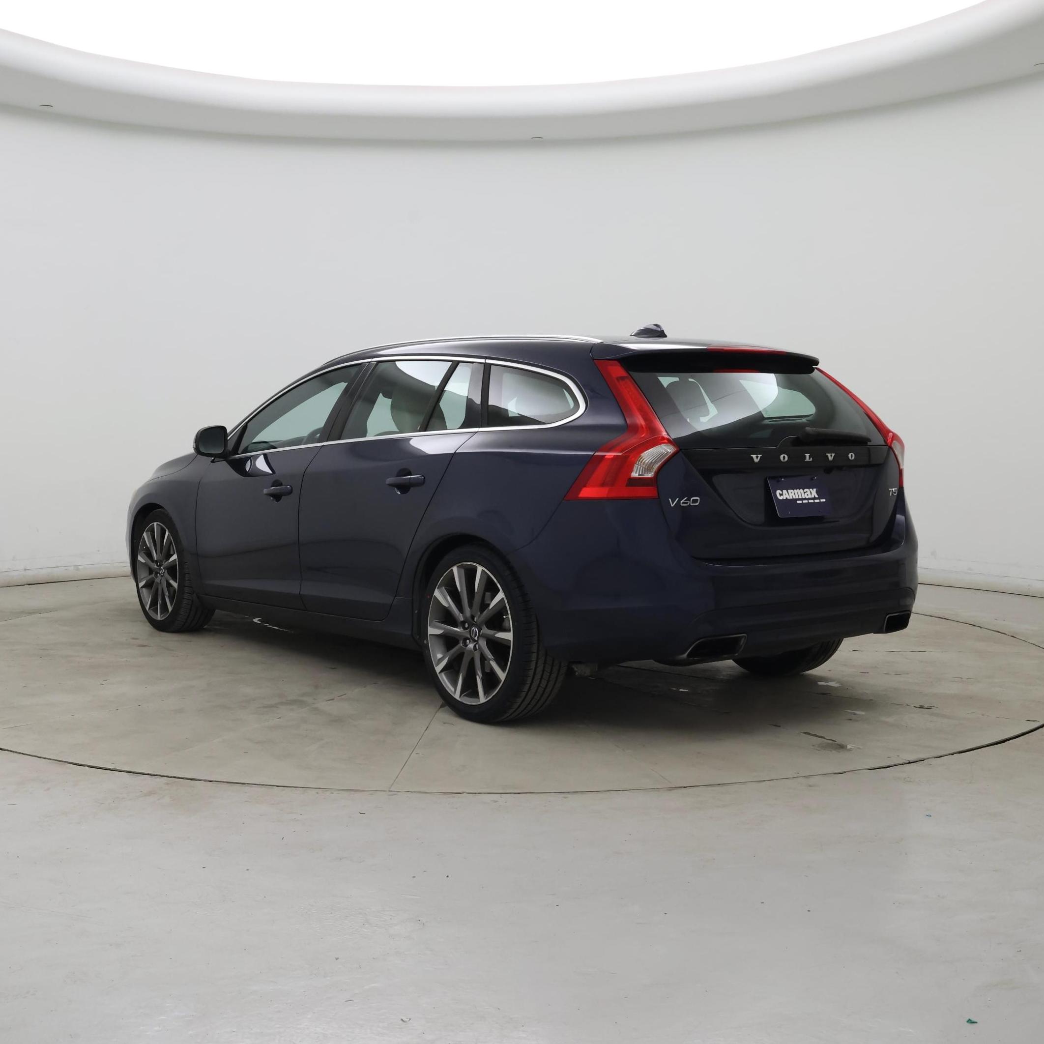 Thumbnail: 2015 Volvo V60 - 2