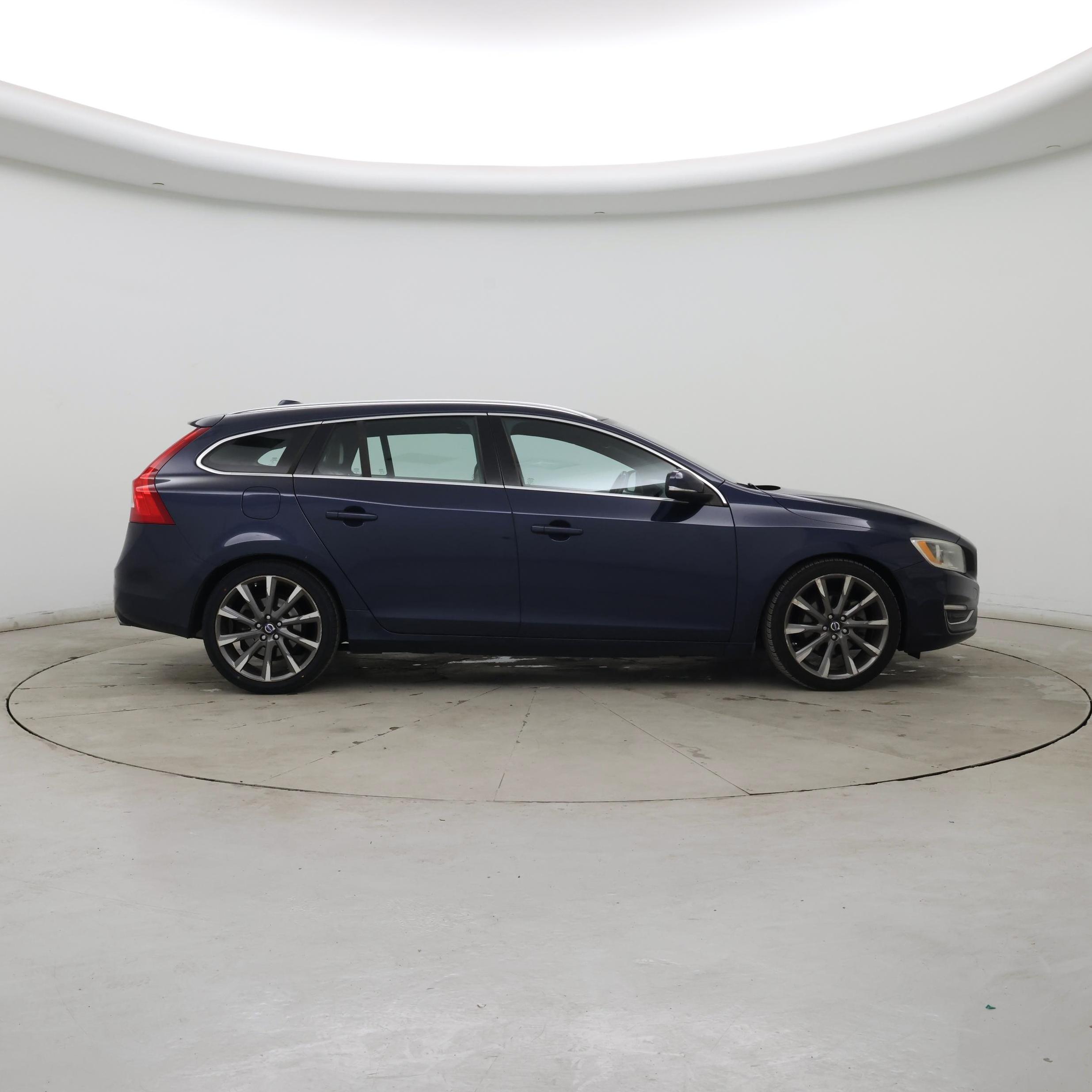 Thumbnail: 2015 Volvo V60 - 7