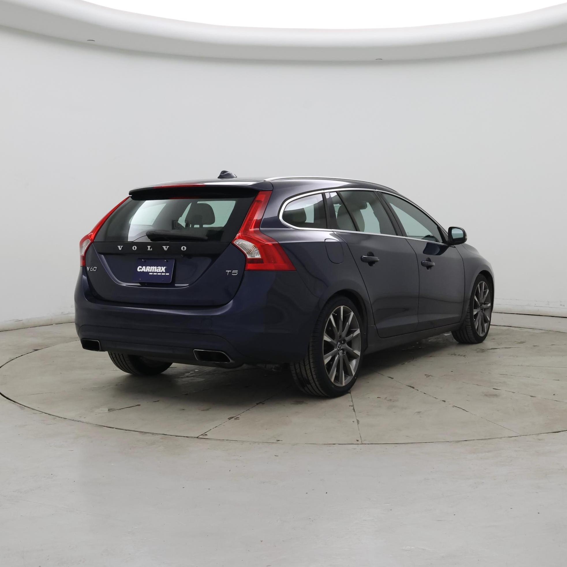 Thumbnail: 2015 Volvo V60 - 8