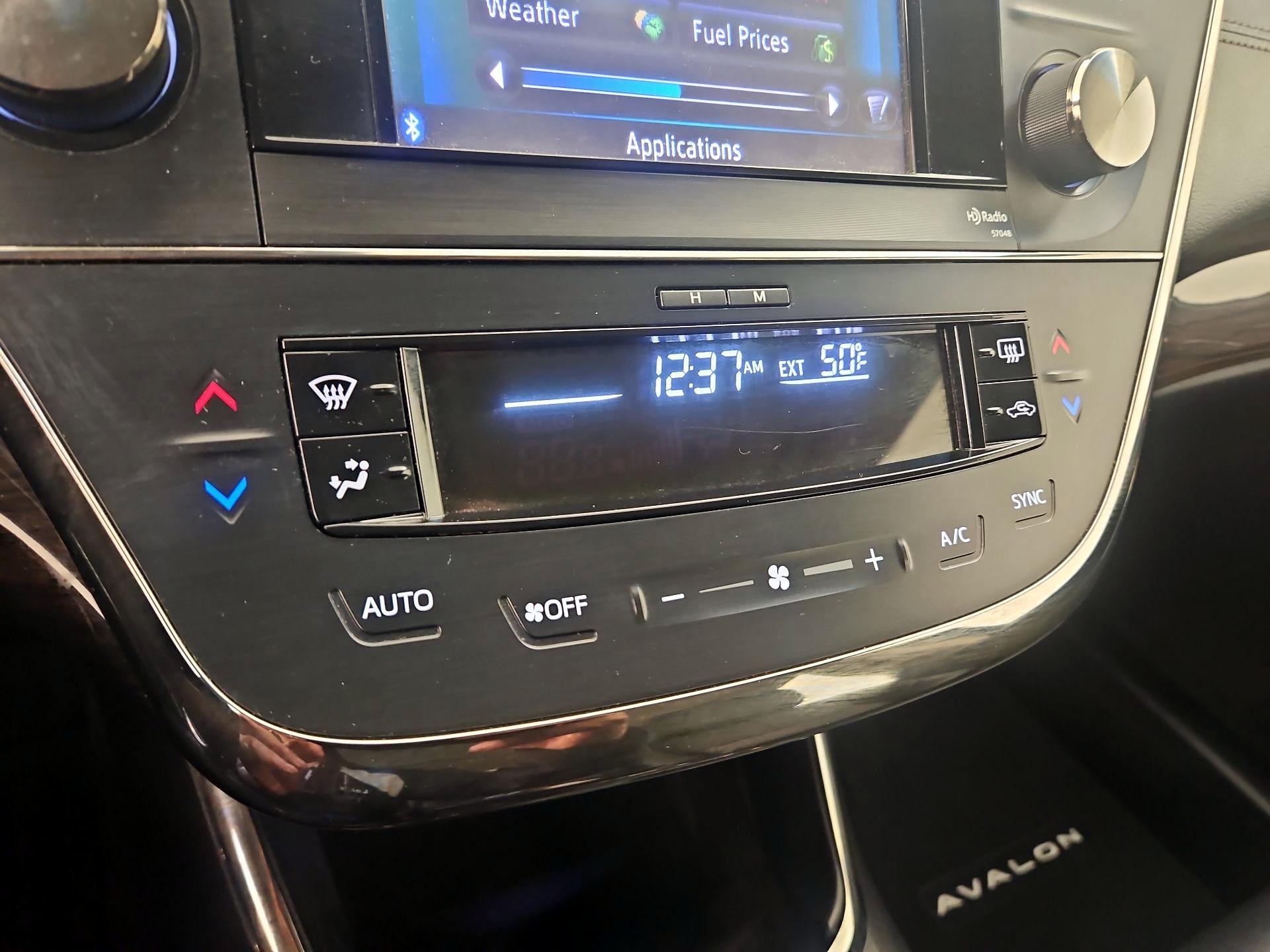 Thumbnail: 2014 Toyota Avalon - 15