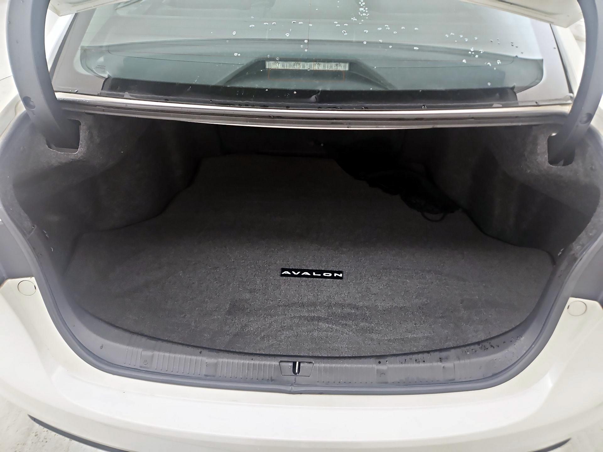 Thumbnail: 2014 Toyota Avalon - 19