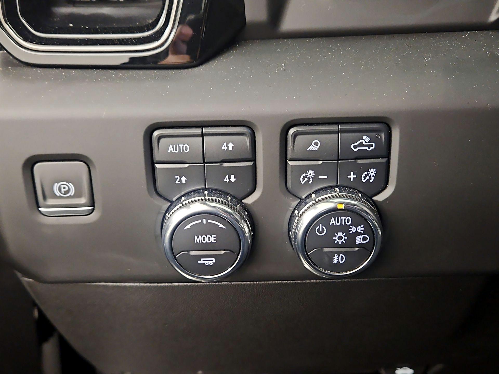 Thumbnail: 2024 GMC Sierra 2500 - 13