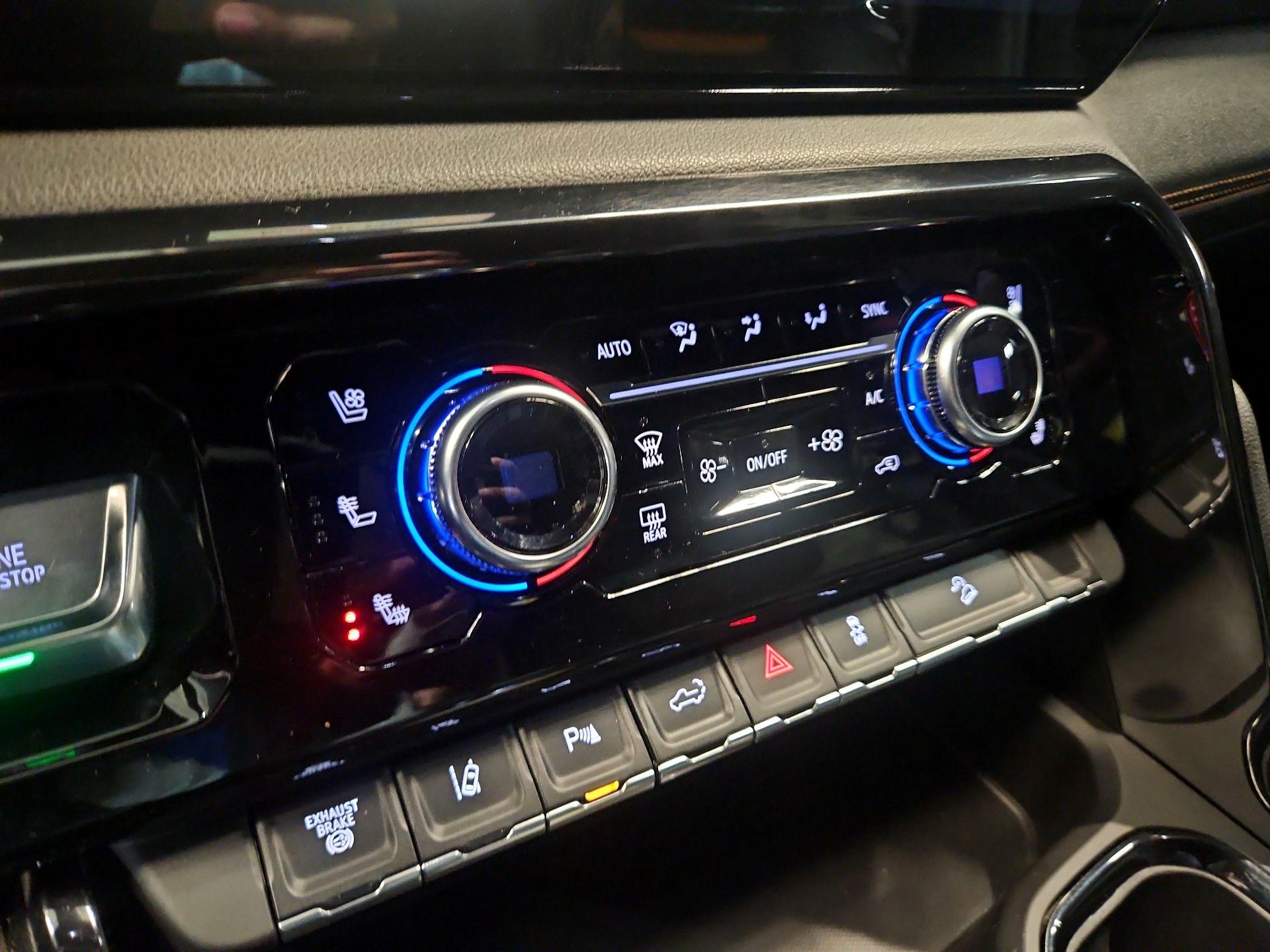 Thumbnail: 2024 GMC Sierra 2500 - 17