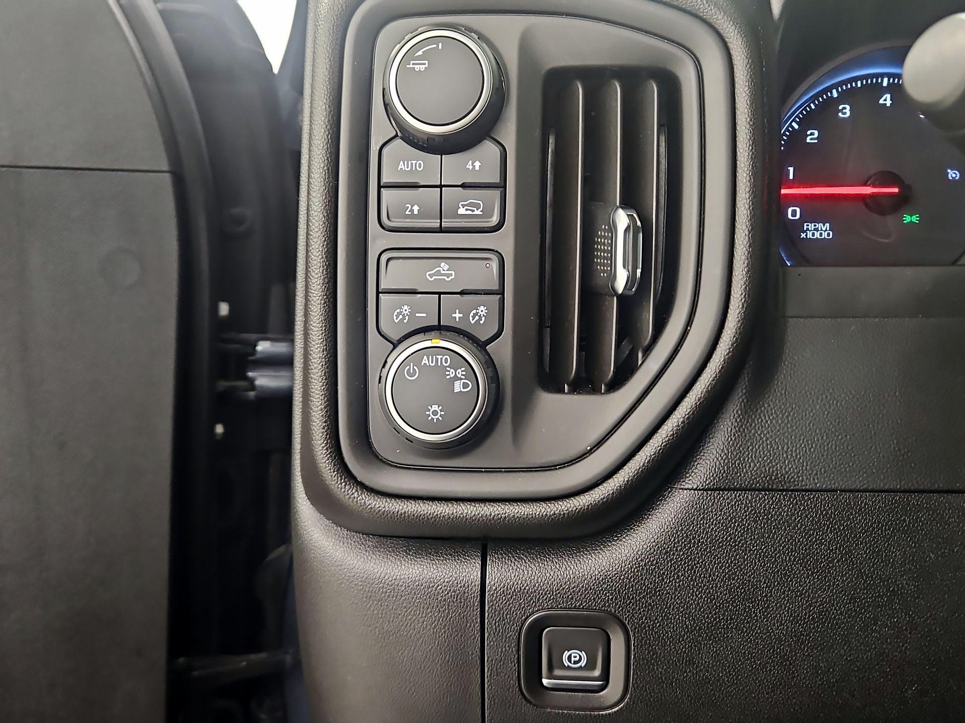 Thumbnail: 2021 Chevrolet Silverado 1500 - 13