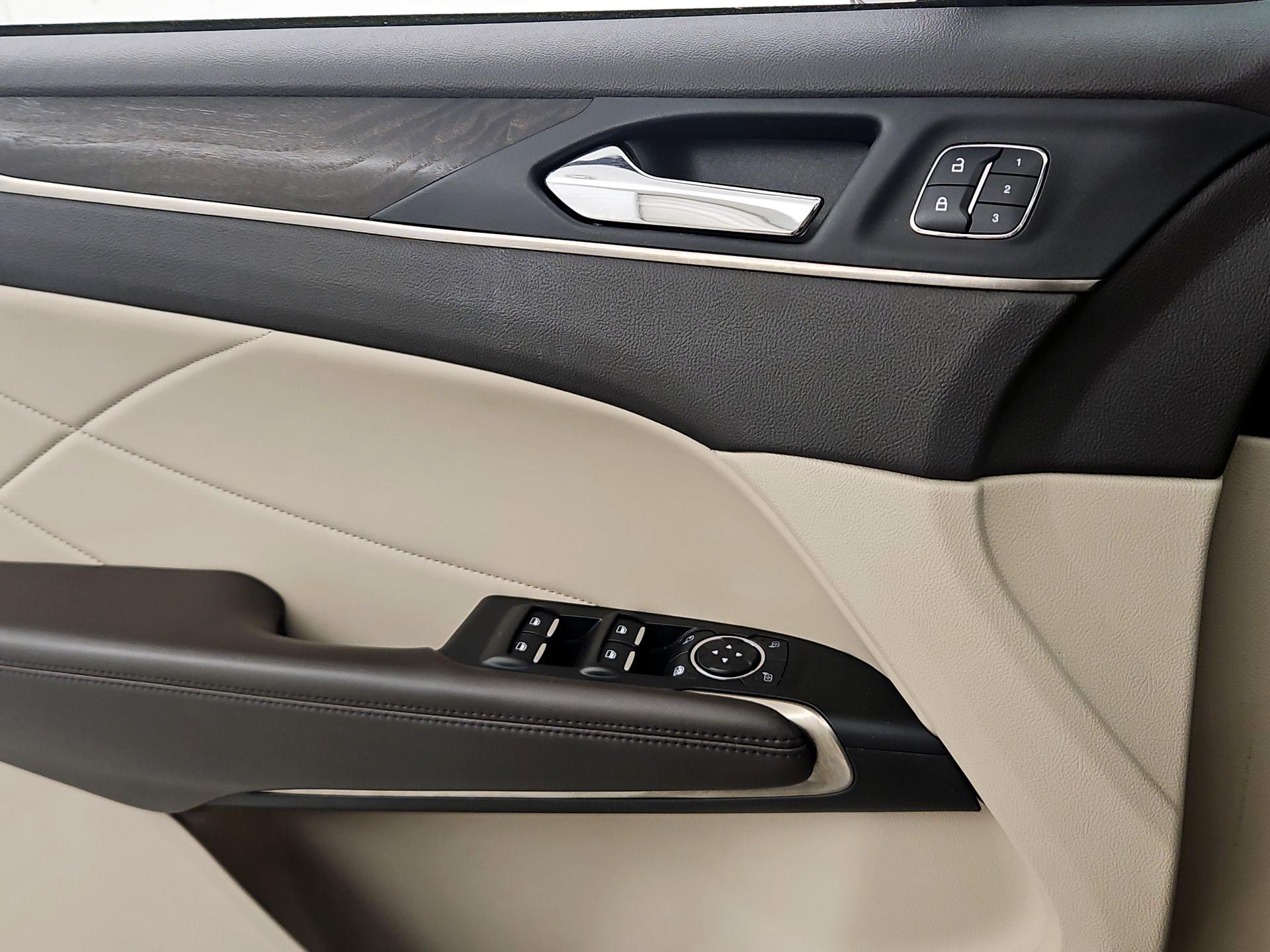 Thumbnail: 2018 Lincoln MKC - 12