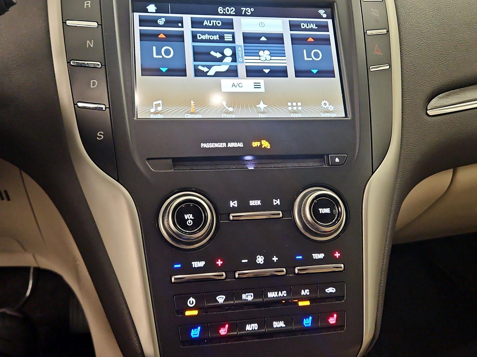 Thumbnail: 2018 Lincoln MKC - 17