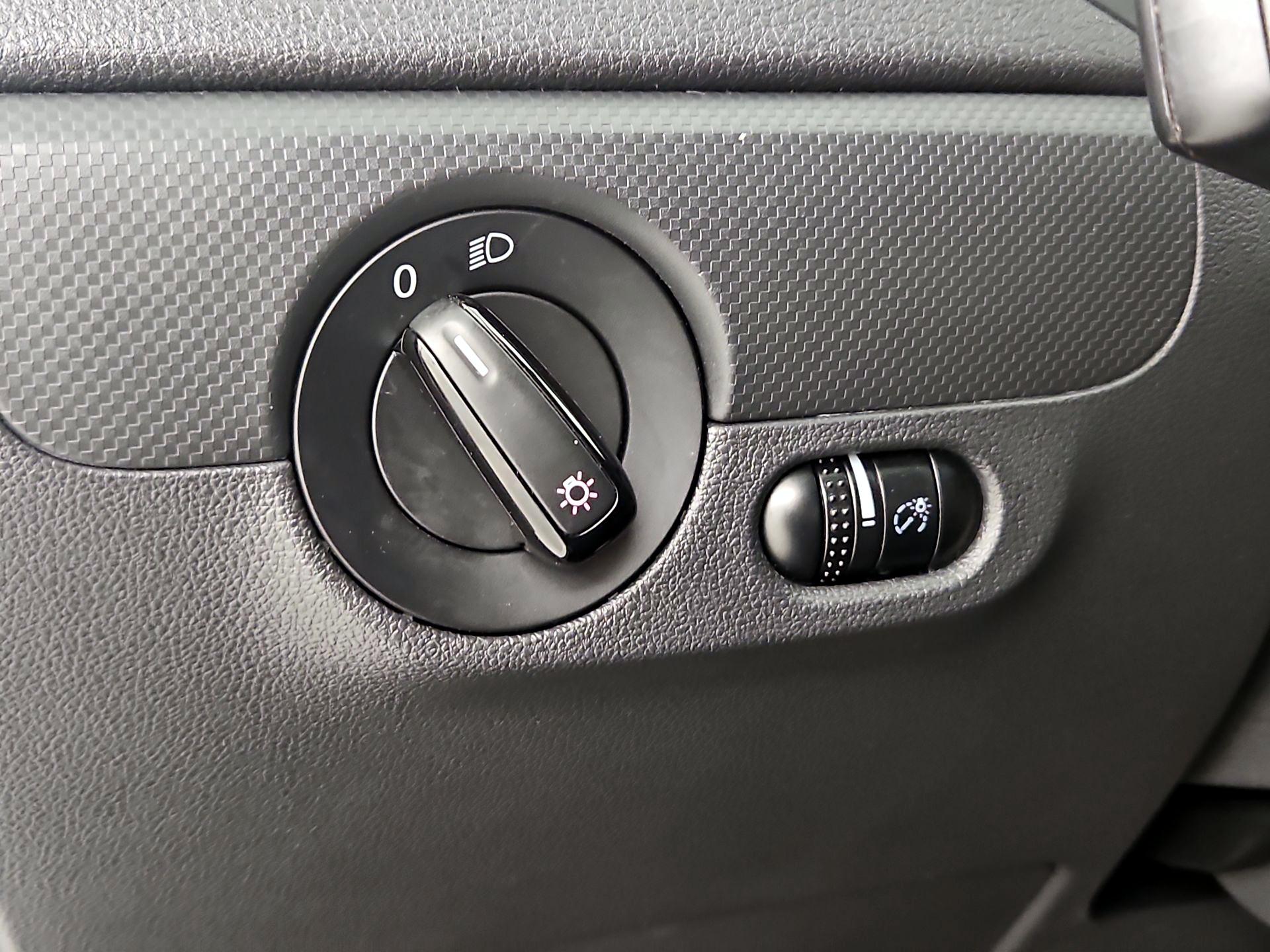 Thumbnail: 2016 Volkswagen Jetta - 13