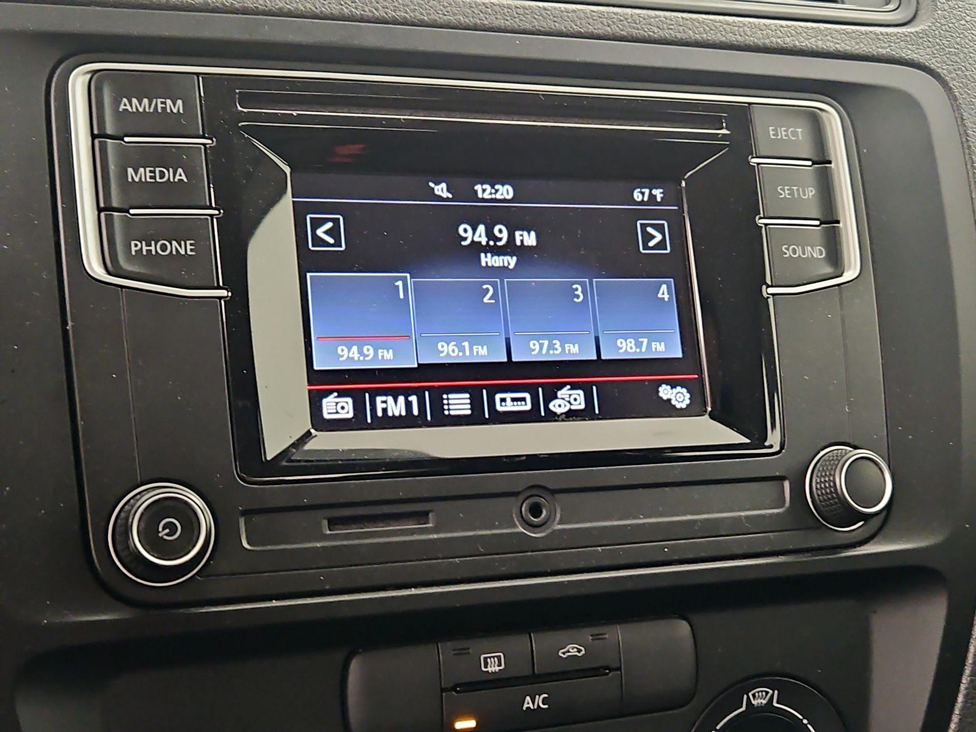 Thumbnail: 2016 Volkswagen Jetta - 14