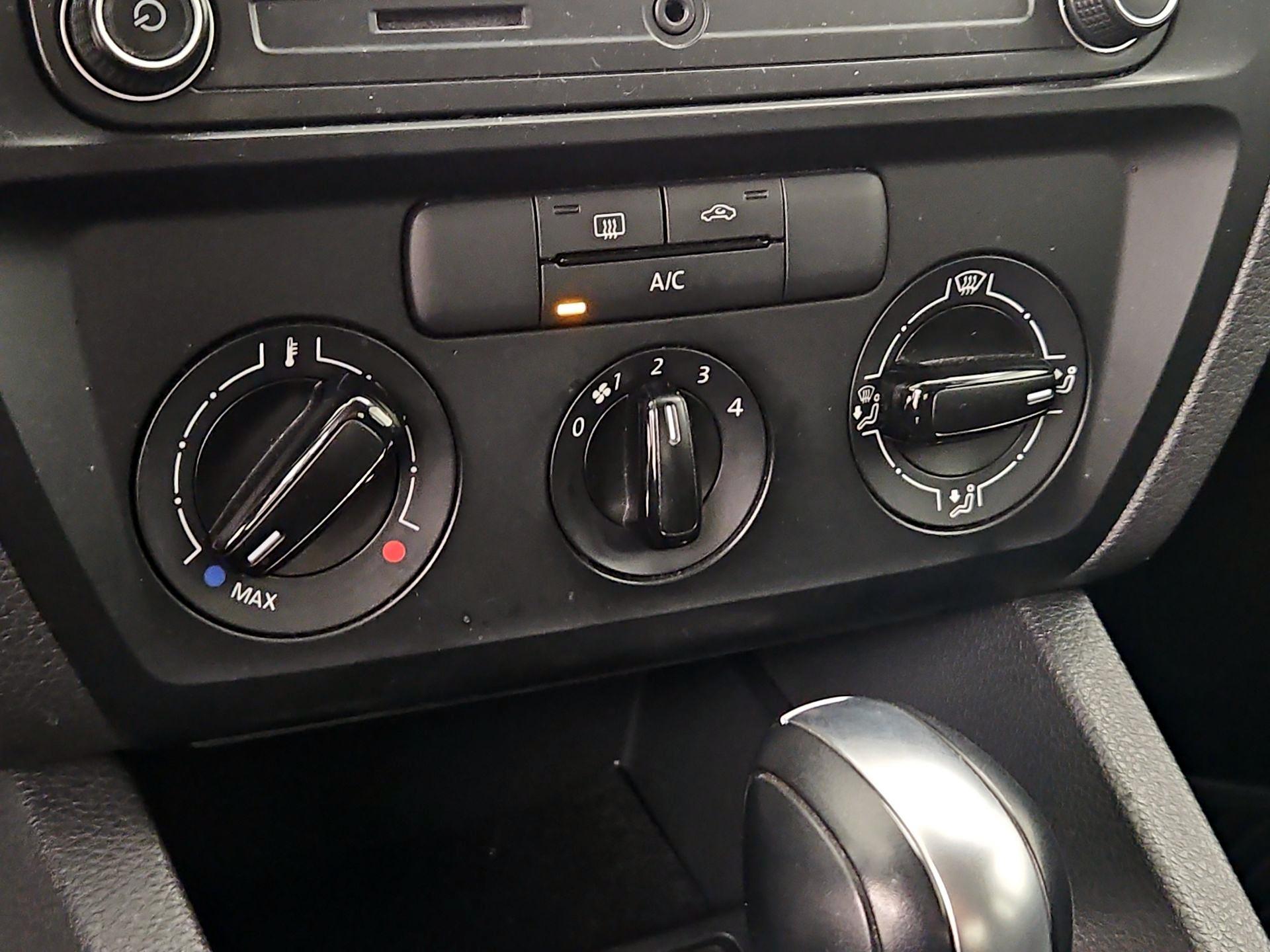 Thumbnail: 2016 Volkswagen Jetta - 15