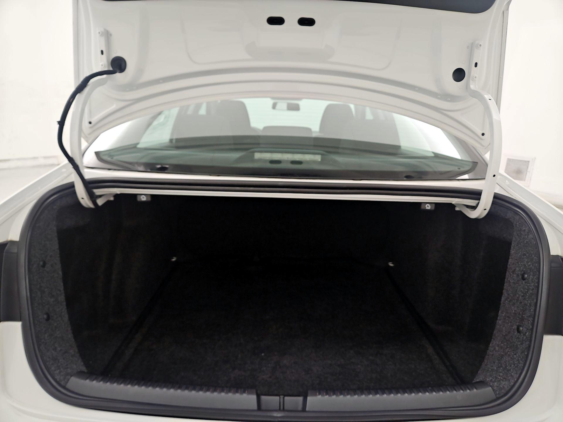 Thumbnail: 2016 Volkswagen Jetta - 19