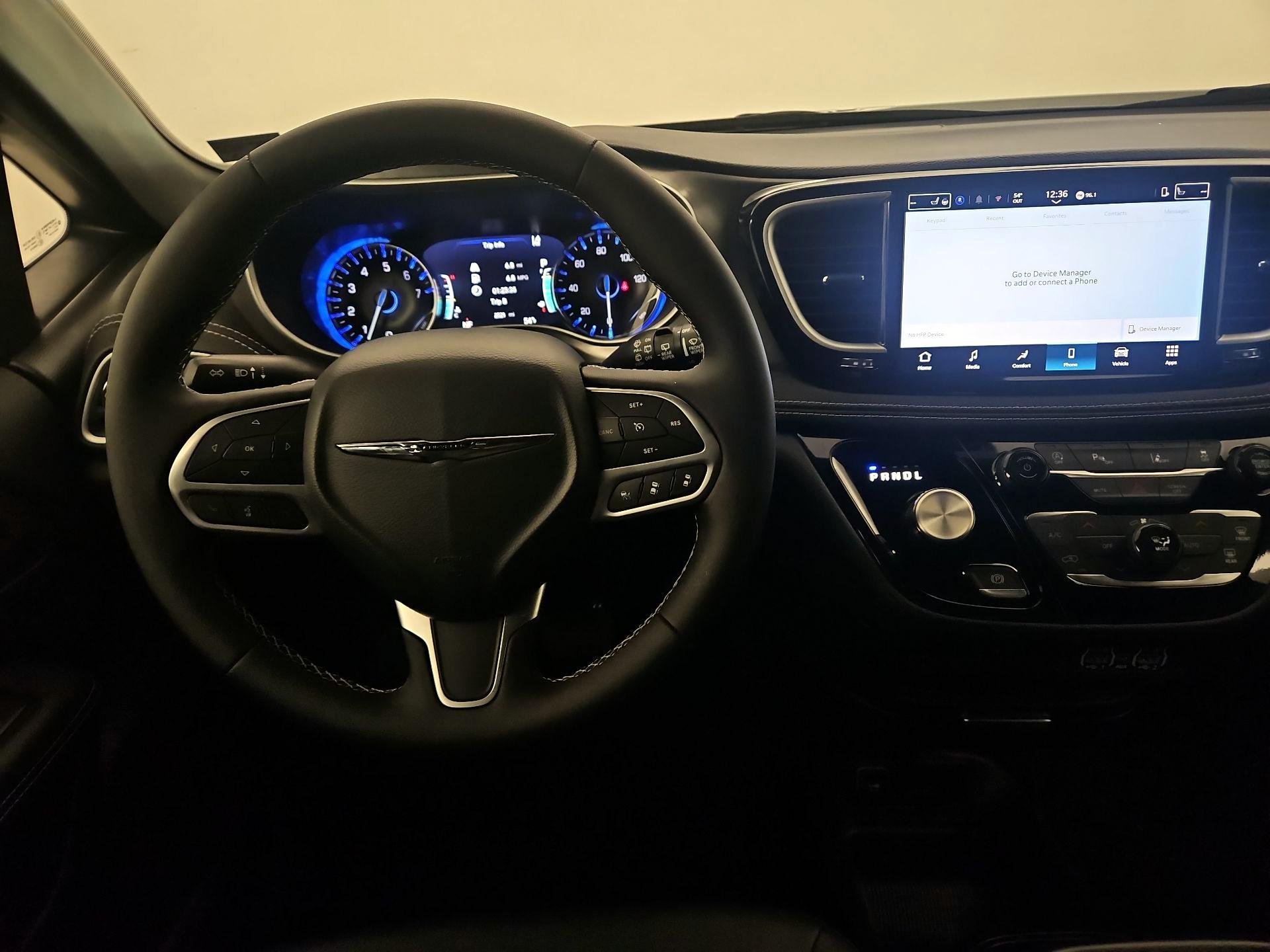 Thumbnail: 2025 Chrysler Pacifica - 10