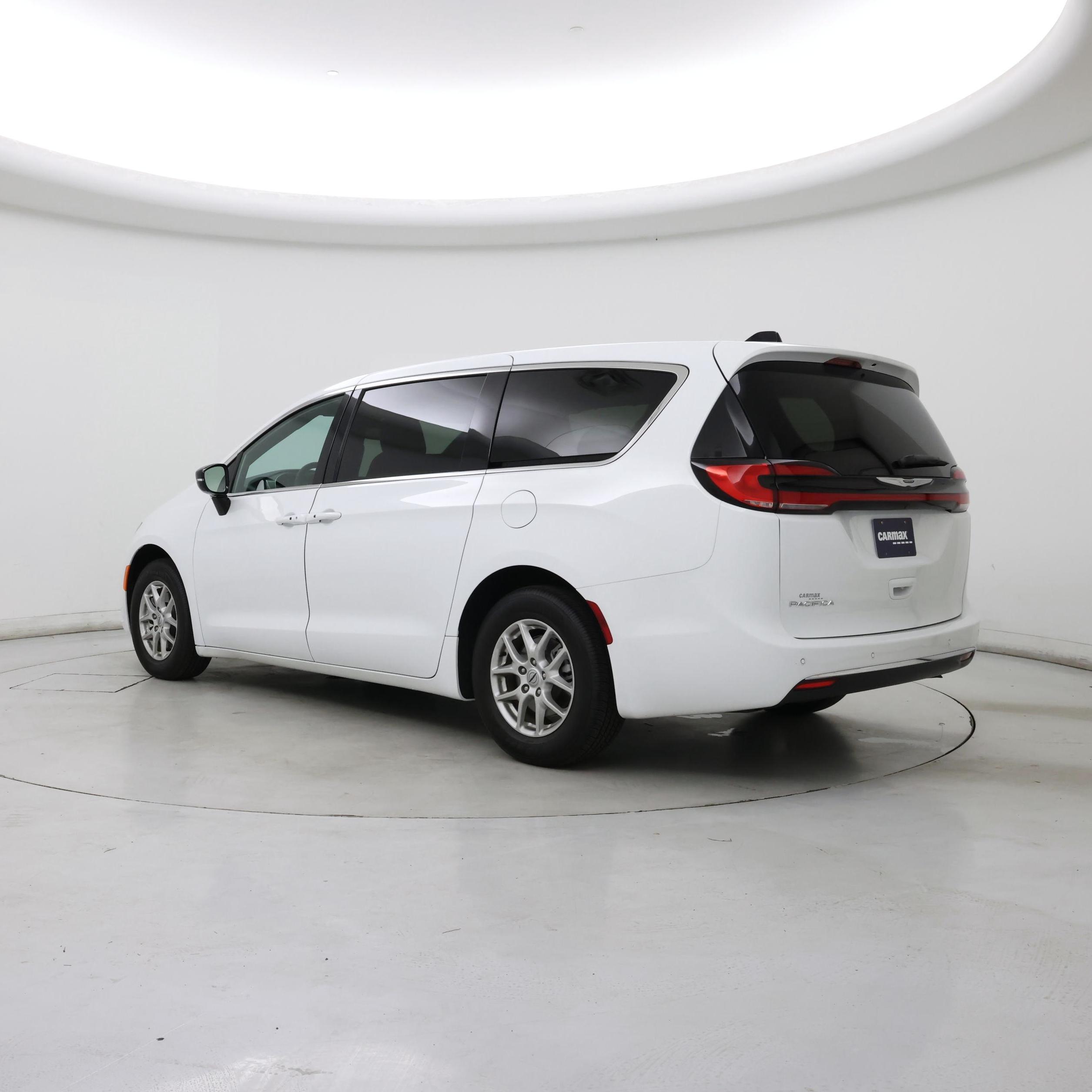 Thumbnail: 2025 Chrysler Pacifica - 2