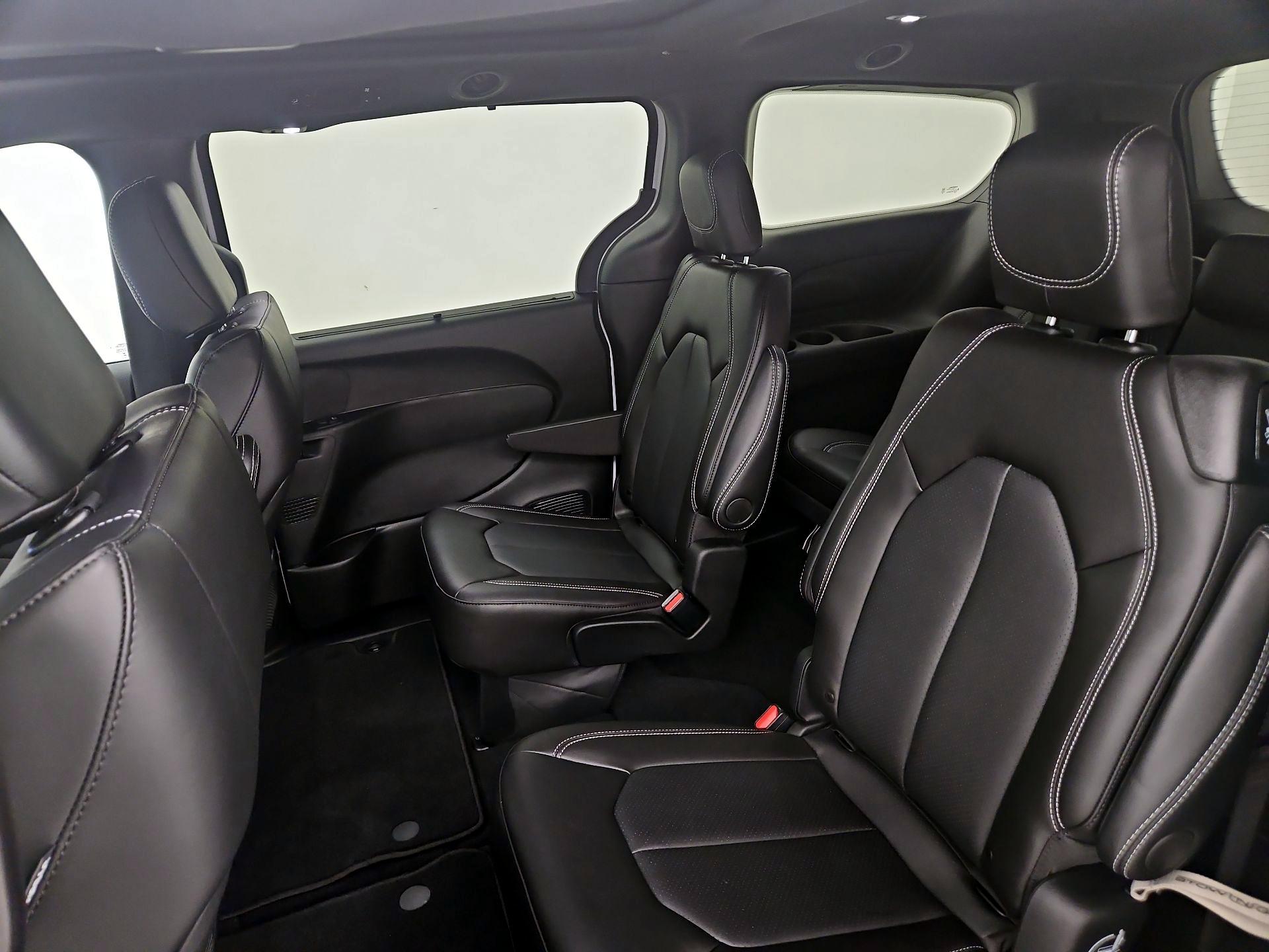 Thumbnail: 2025 Chrysler Pacifica - 19