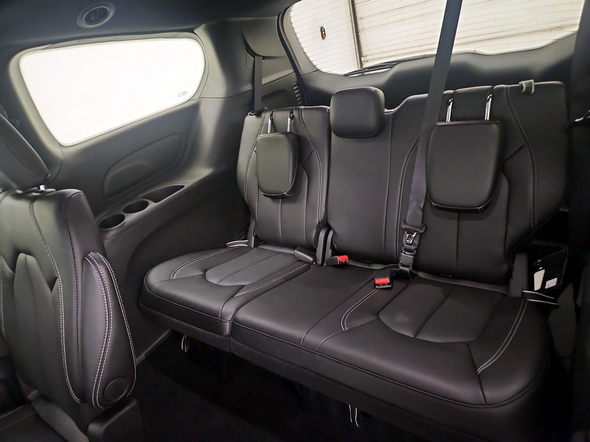 Thumbnail: 2025 Chrysler Pacifica - 20