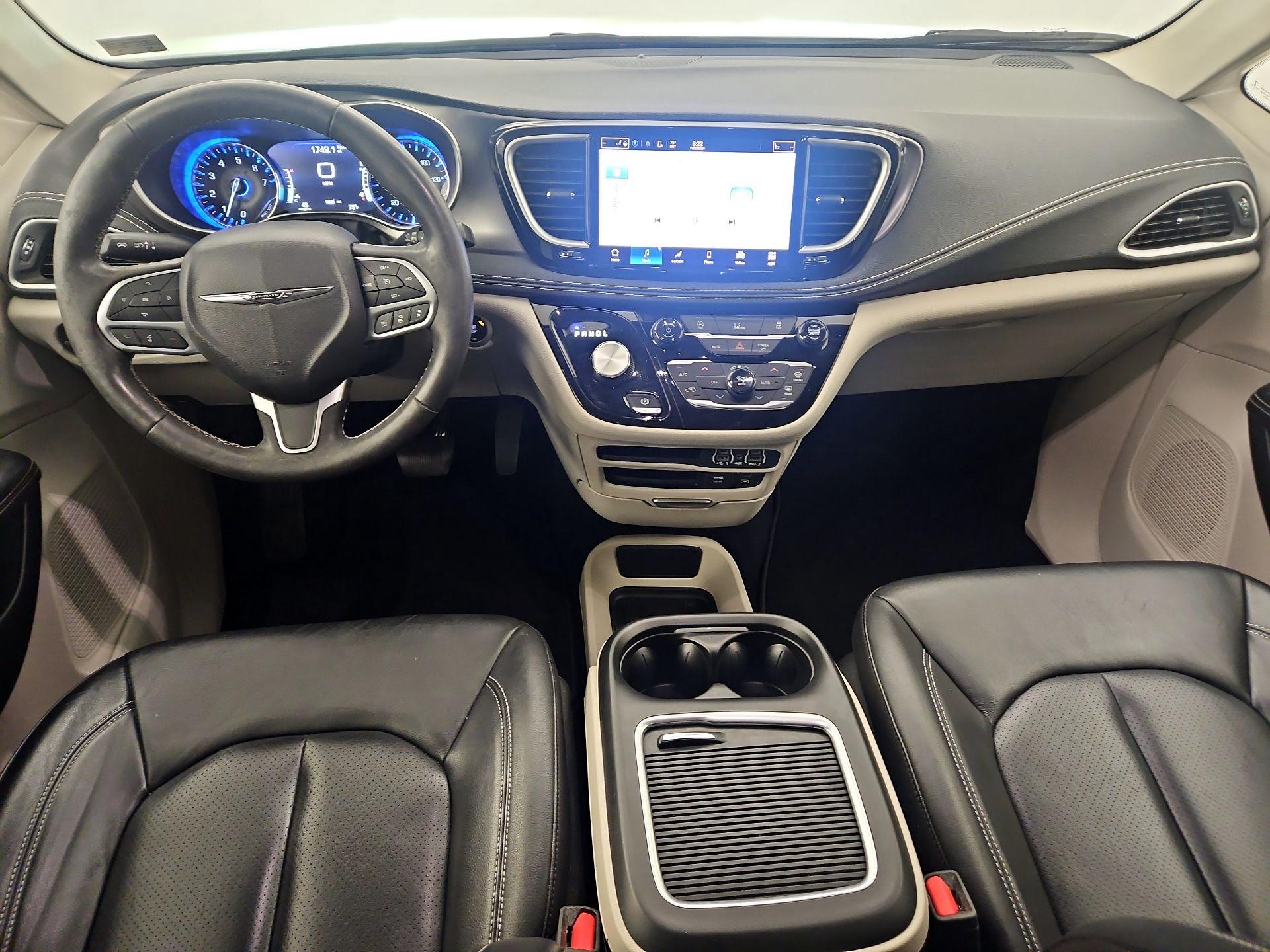 Thumbnail: 2022 Chrysler Pacifica - 9