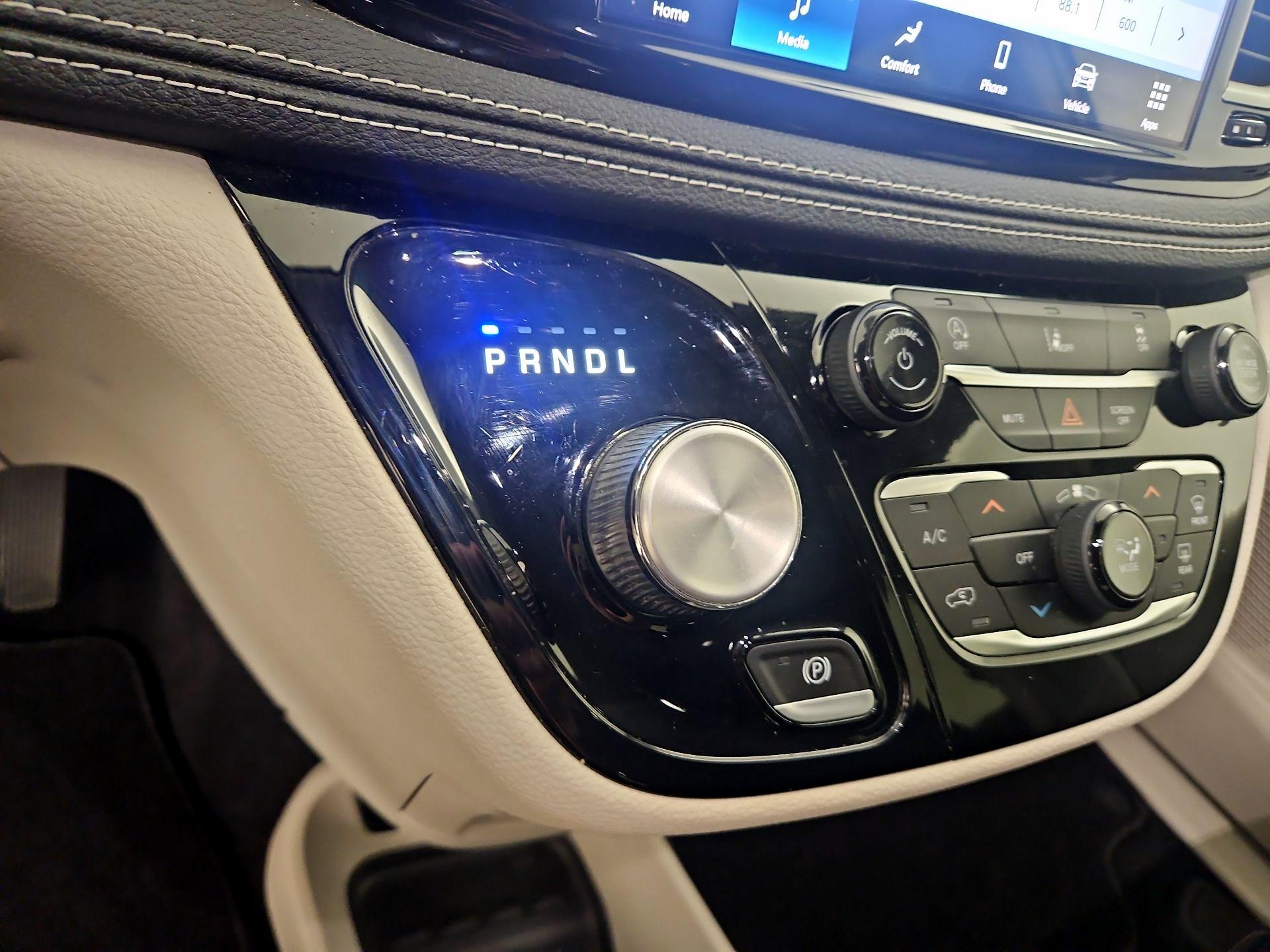 Thumbnail: 2022 Chrysler Pacifica - 17