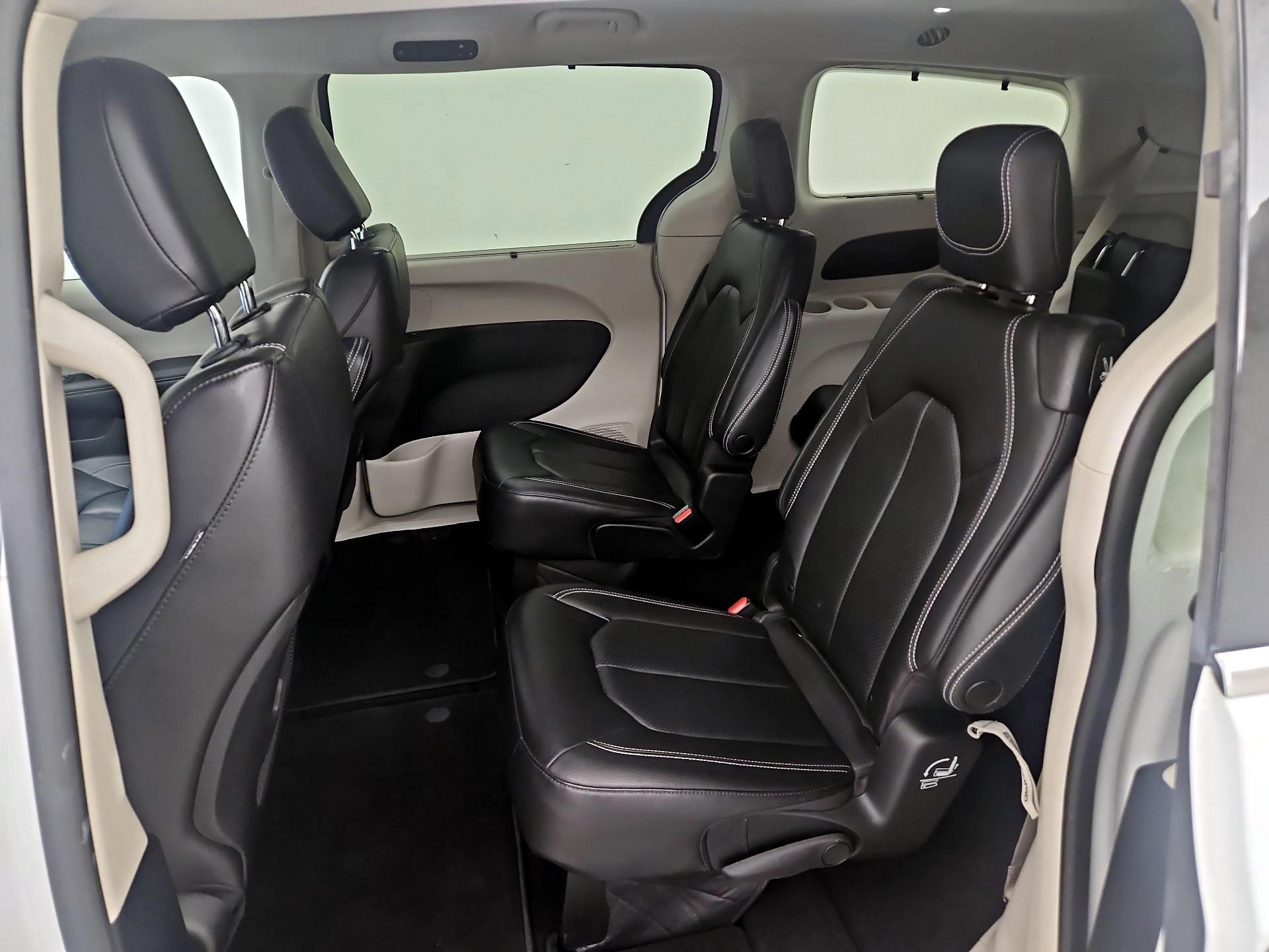 Thumbnail: 2022 Chrysler Pacifica - 19