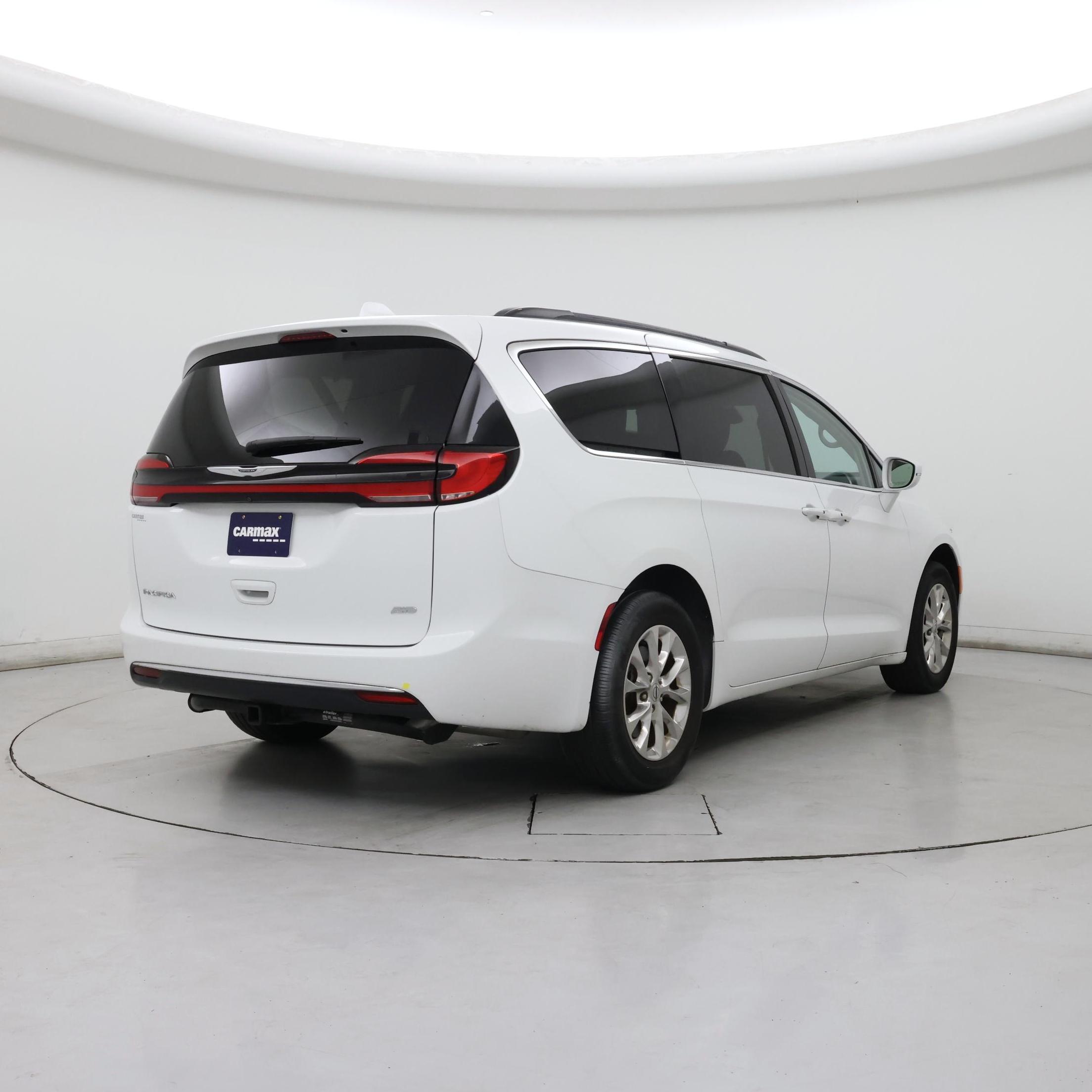 Thumbnail: 2022 Chrysler Pacifica - 8