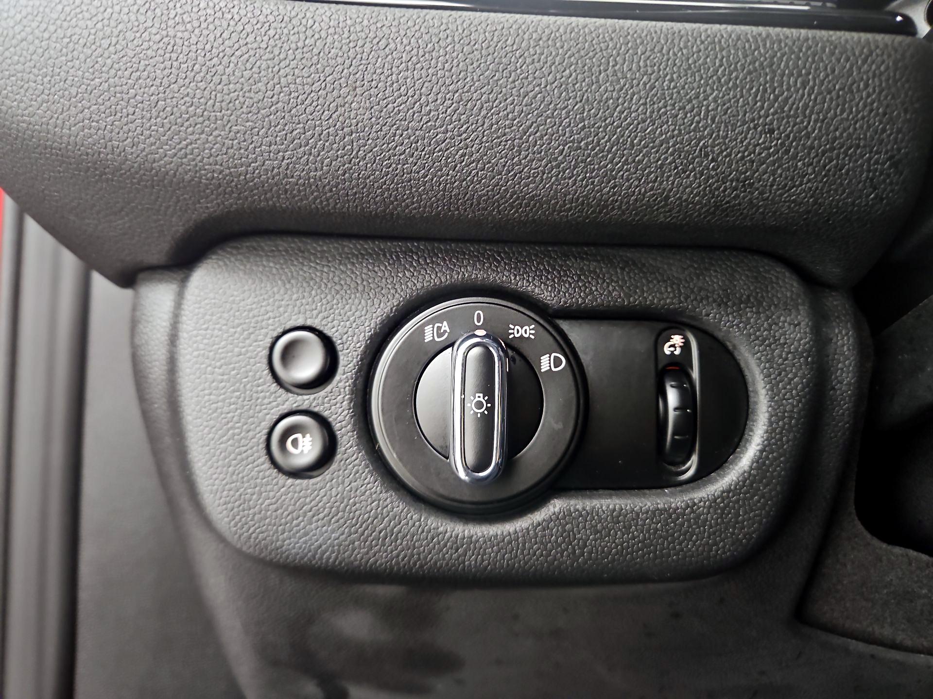 Thumbnail: 2016 MINI Cooper Clubman - 13