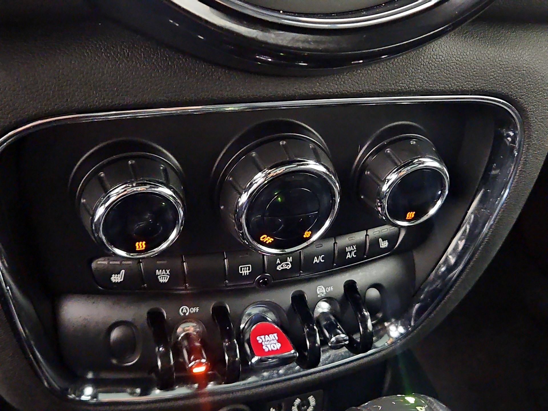 Thumbnail: 2016 MINI Cooper Clubman - 17