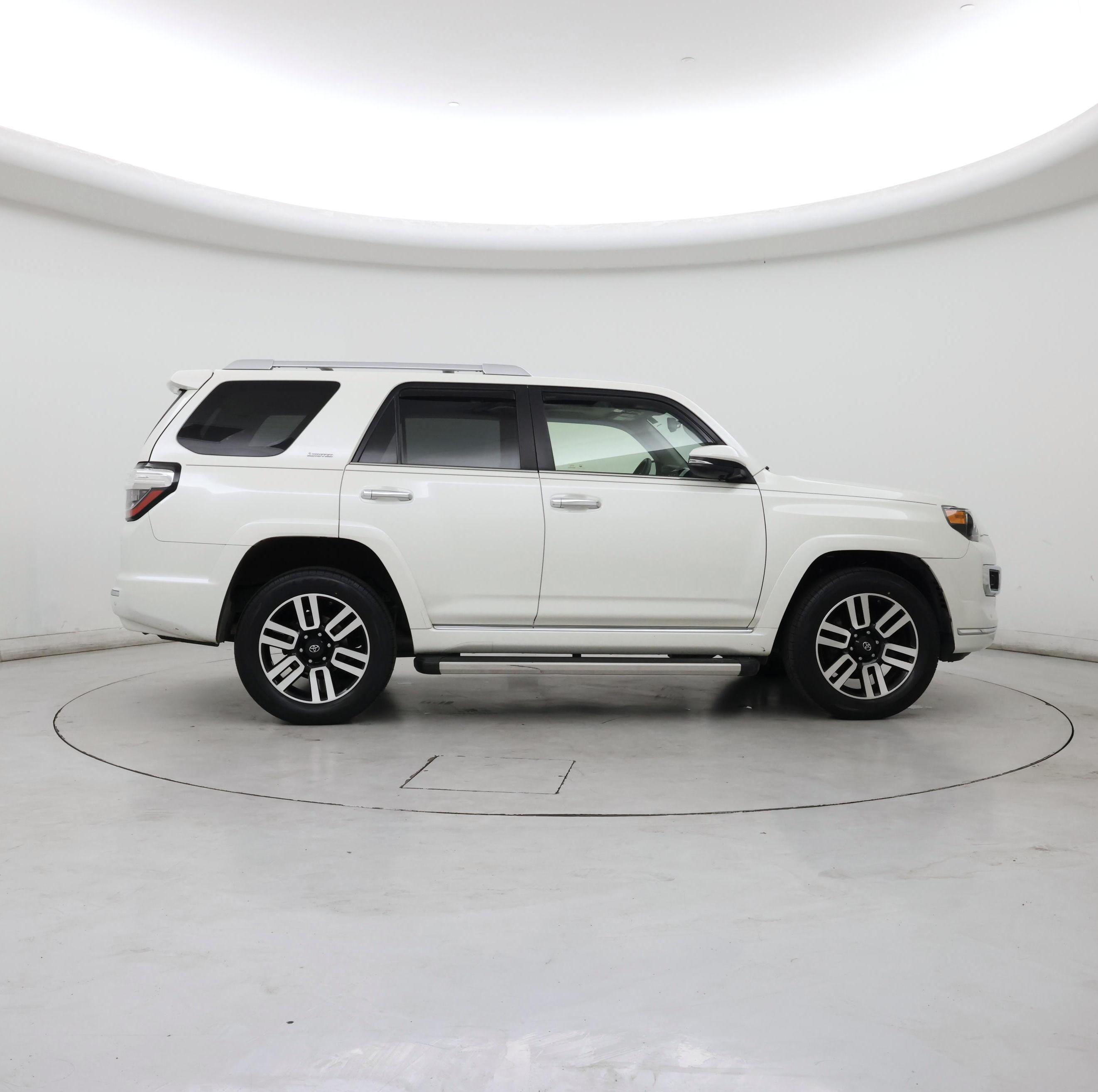 Thumbnail: 2017 Toyota 4Runner - 7