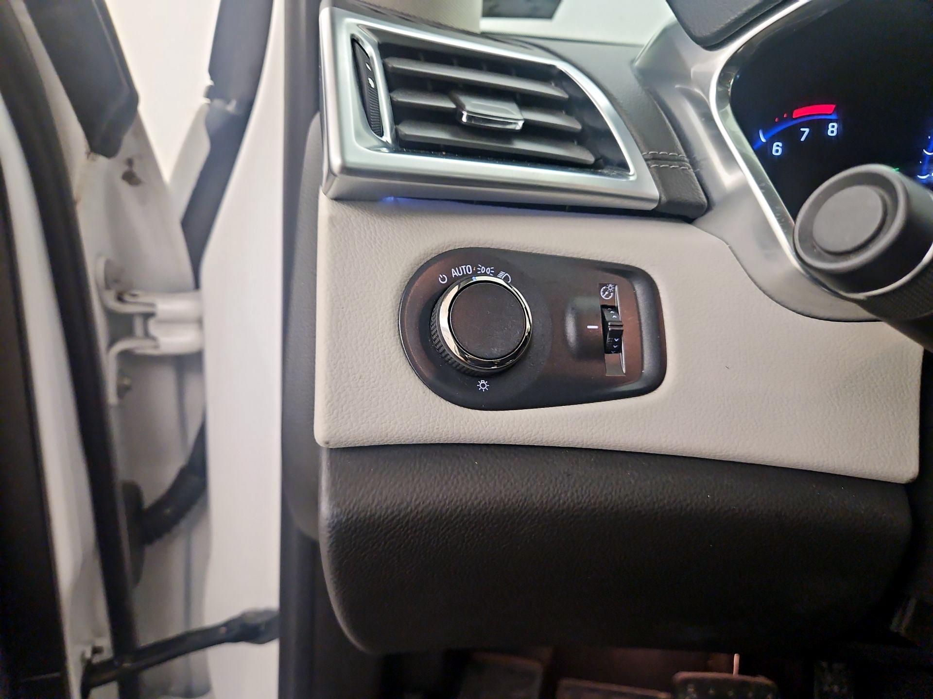 Thumbnail: 2015 Cadillac SRX - 13