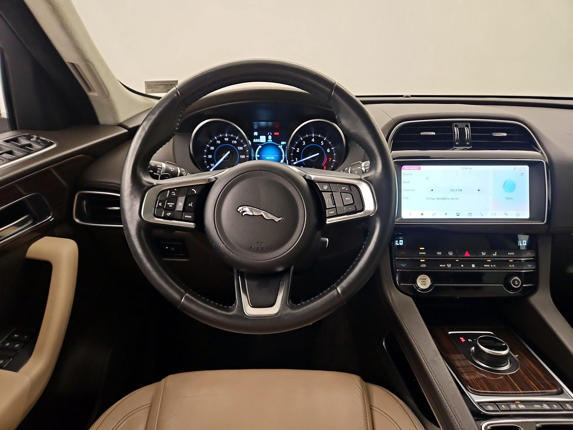 Thumbnail: 2019 Jaguar F-Pace - 10