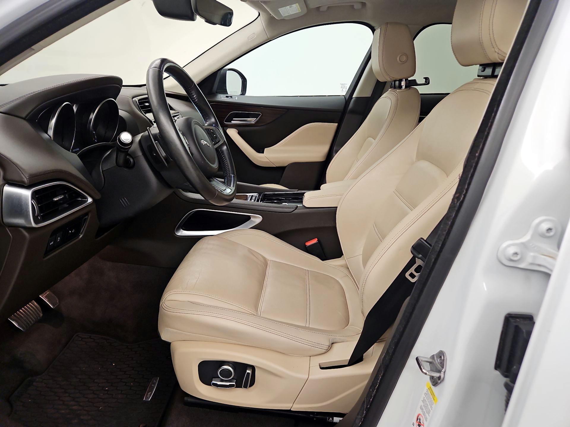 Thumbnail: 2019 Jaguar F-Pace - 11