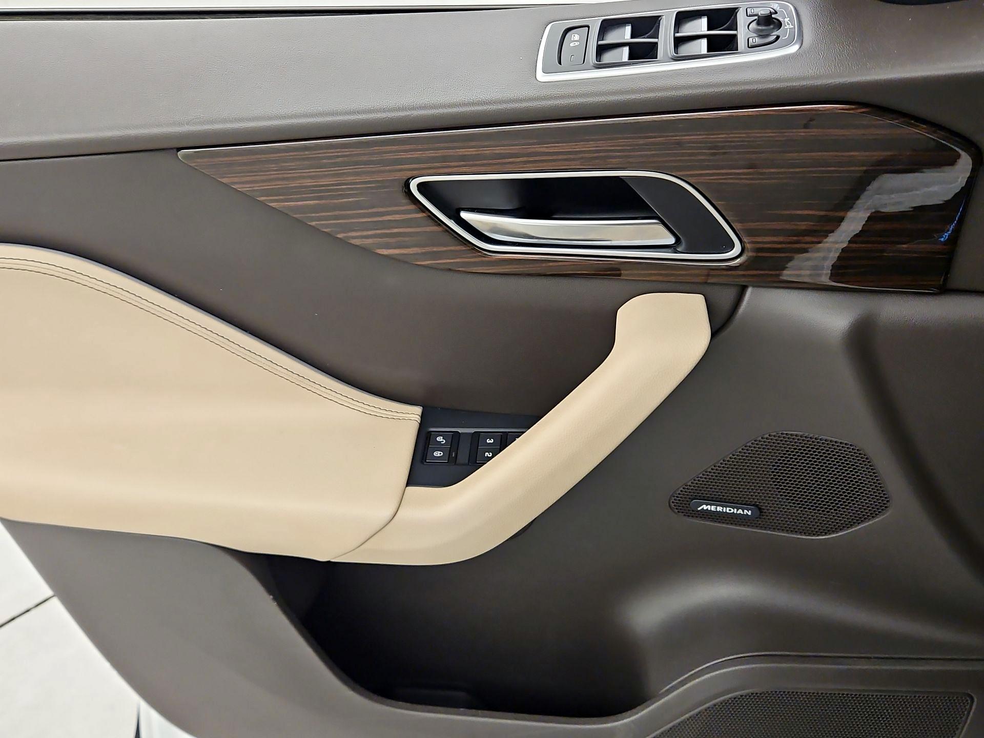 Thumbnail: 2019 Jaguar F-Pace - 12