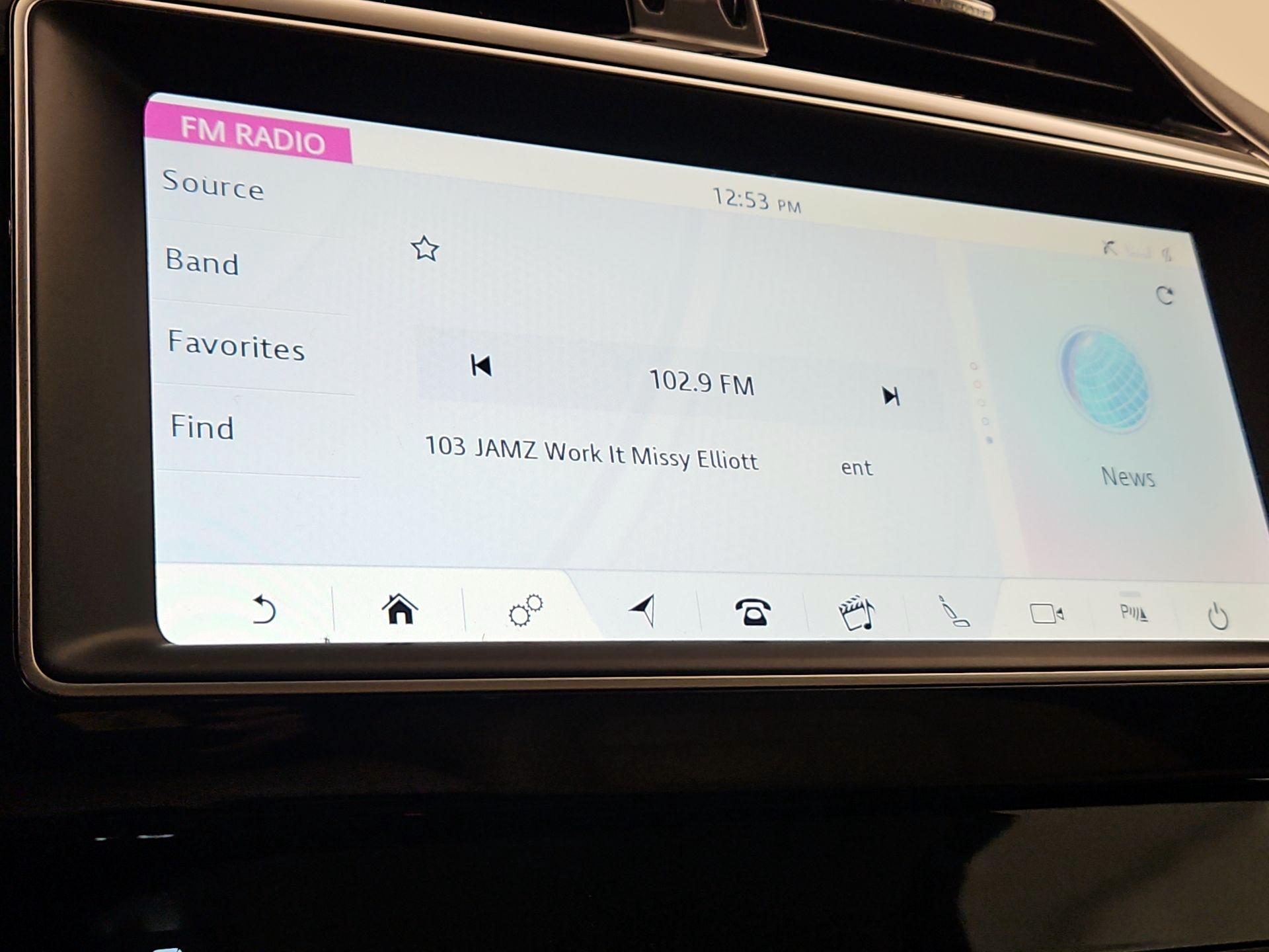 Thumbnail: 2019 Jaguar F-Pace - 16