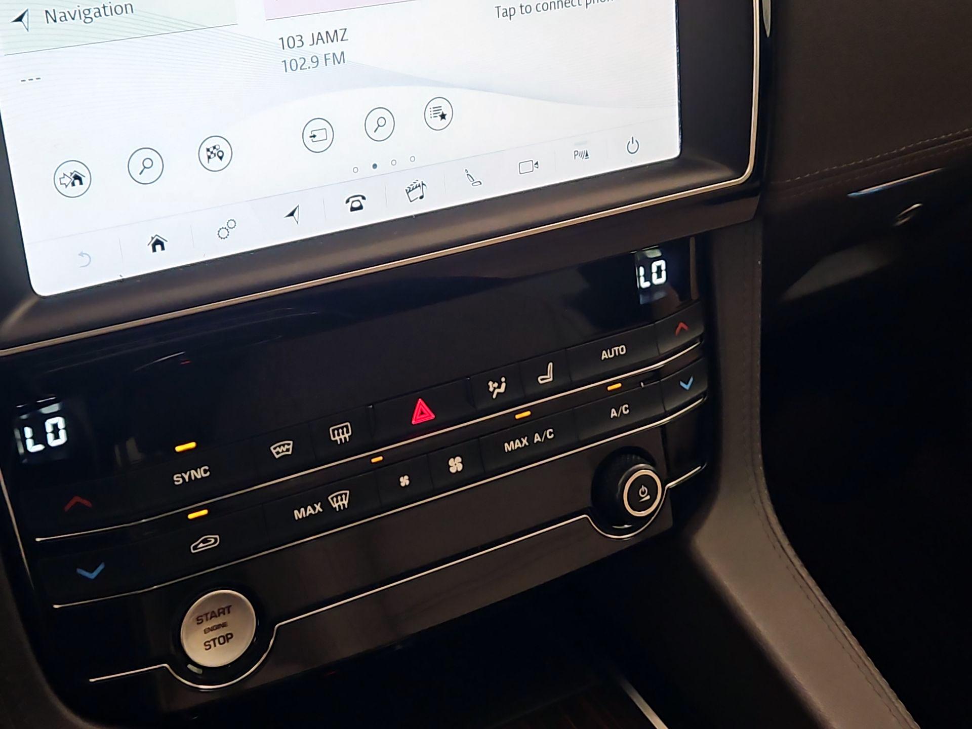 Thumbnail: 2019 Jaguar F-Pace - 17