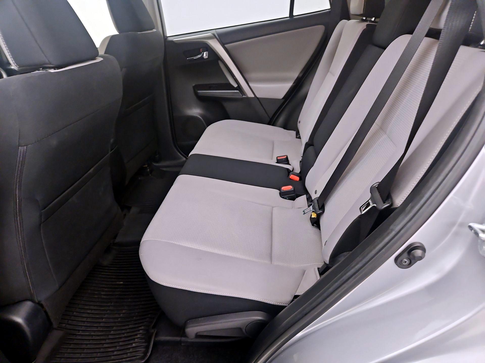 Thumbnail: 2018 Toyota RAV4 - 20