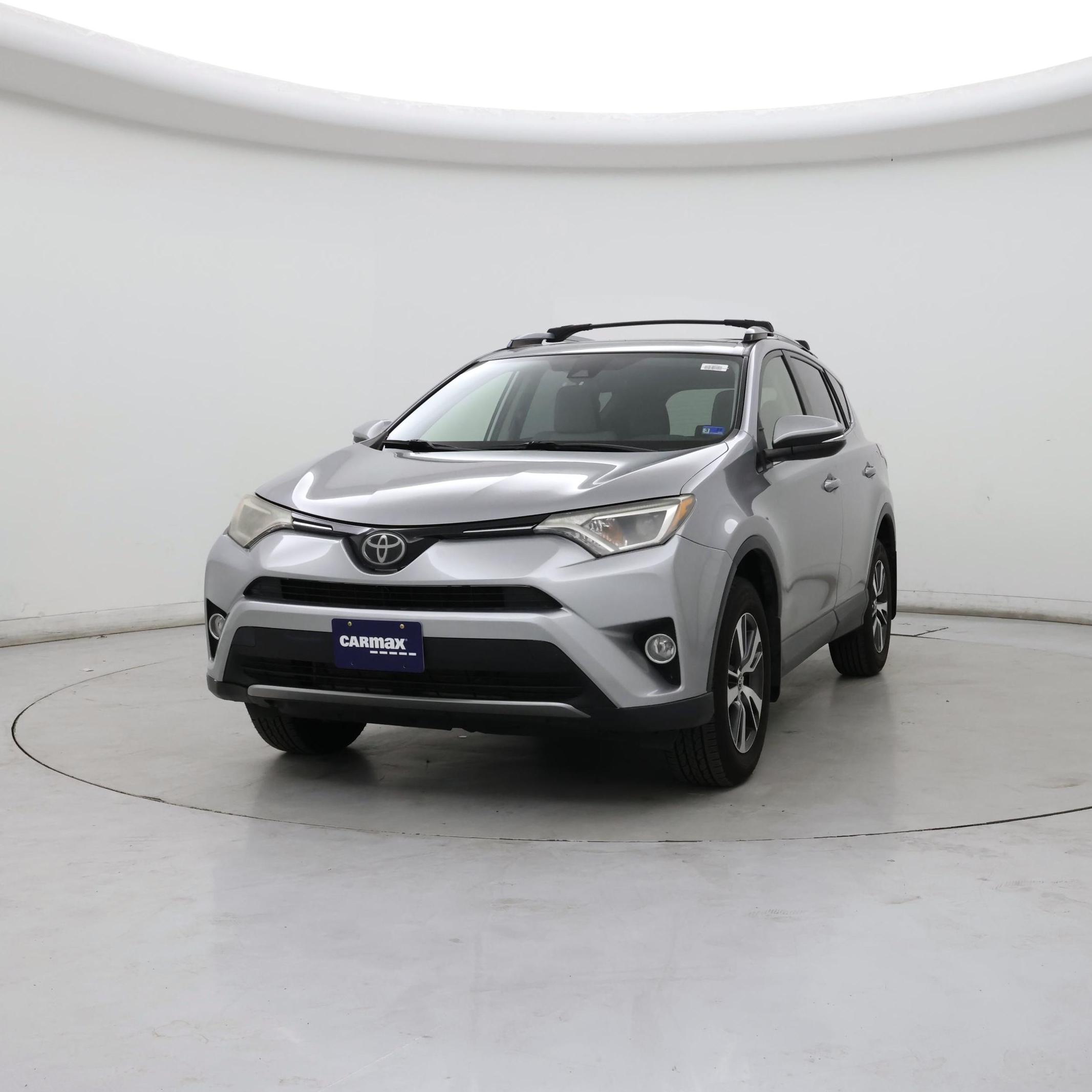 Thumbnail: 2018 Toyota RAV4 - 4
