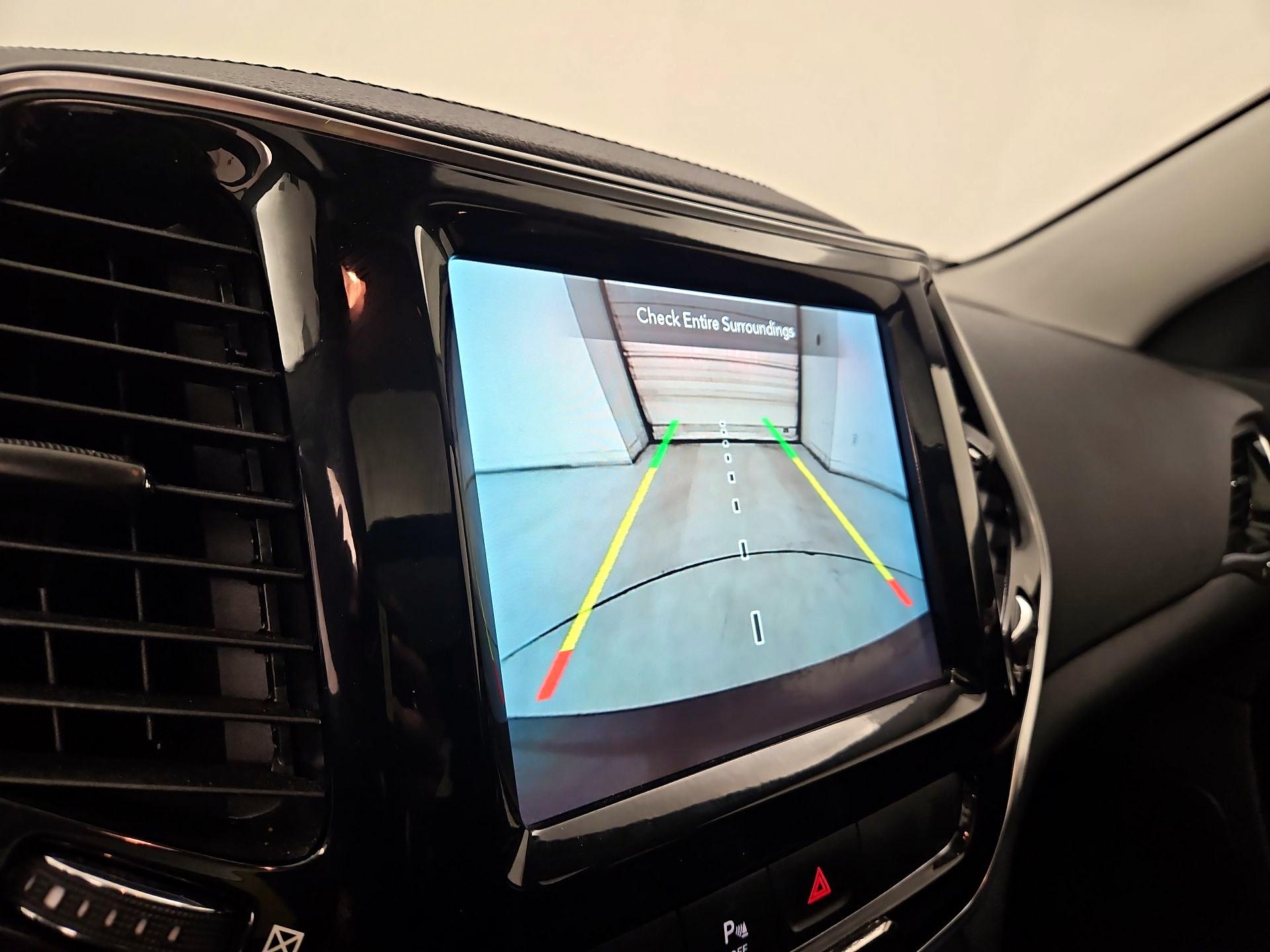 Thumbnail: 2020 Jeep Cherokee - 15